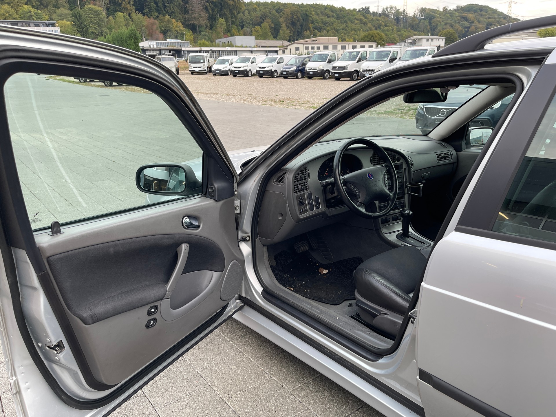 SAAB 9-5 2.0t Vector-image-6