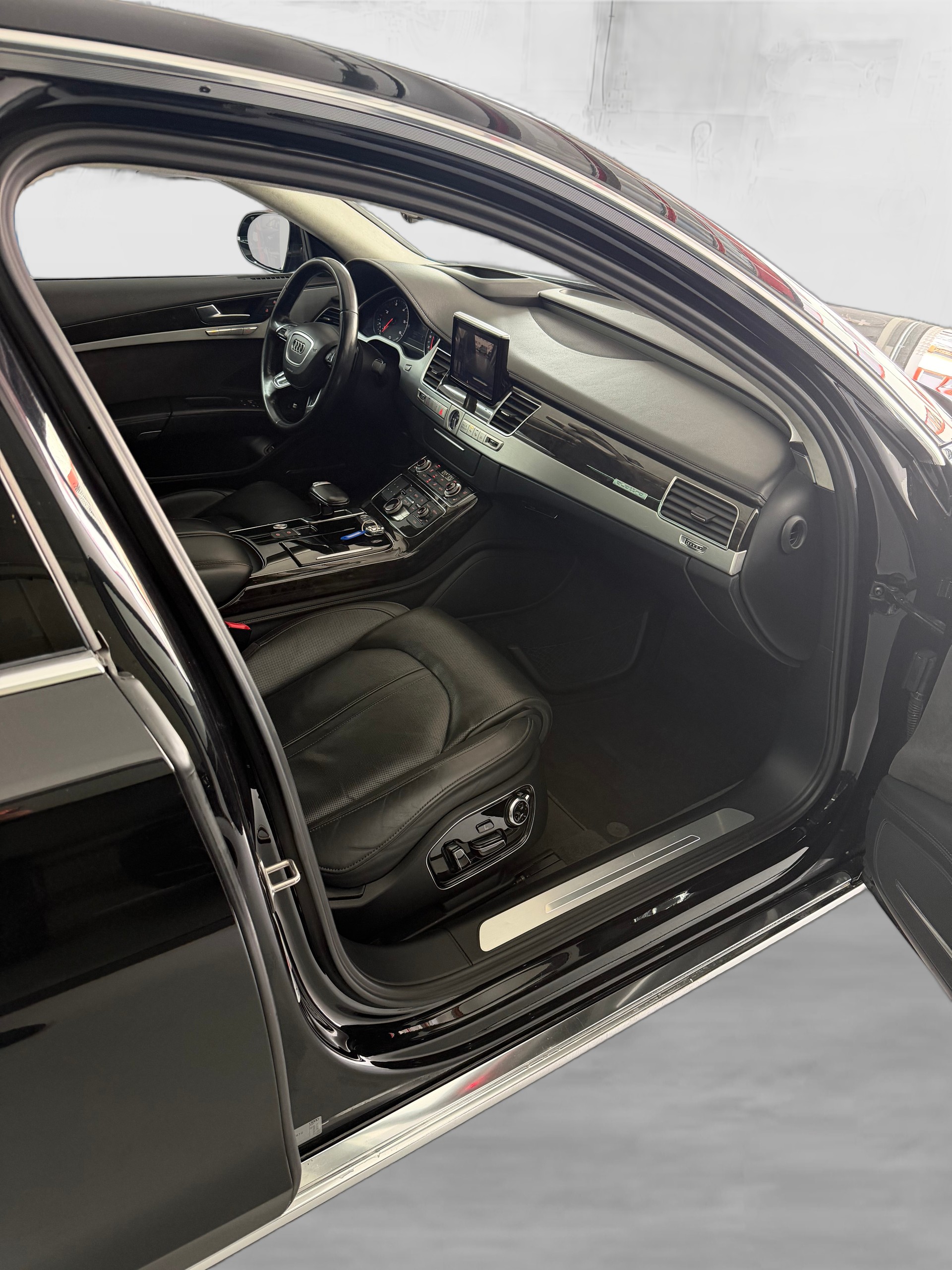 AUDI A8 L 4.2 TDI quattro tiptronic-image-12