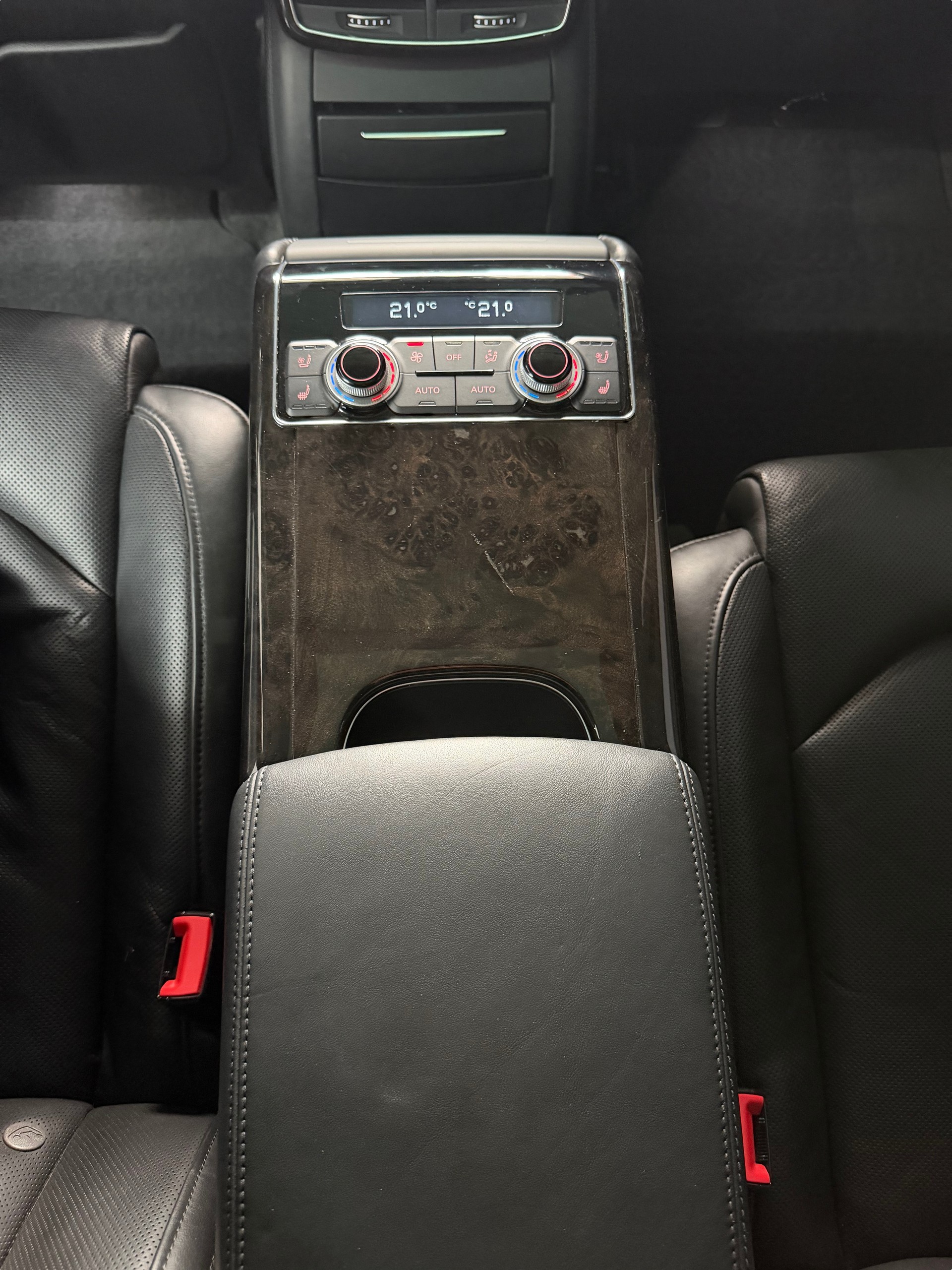 AUDI A8 L 4.2 TDI quattro tiptronic-image-11