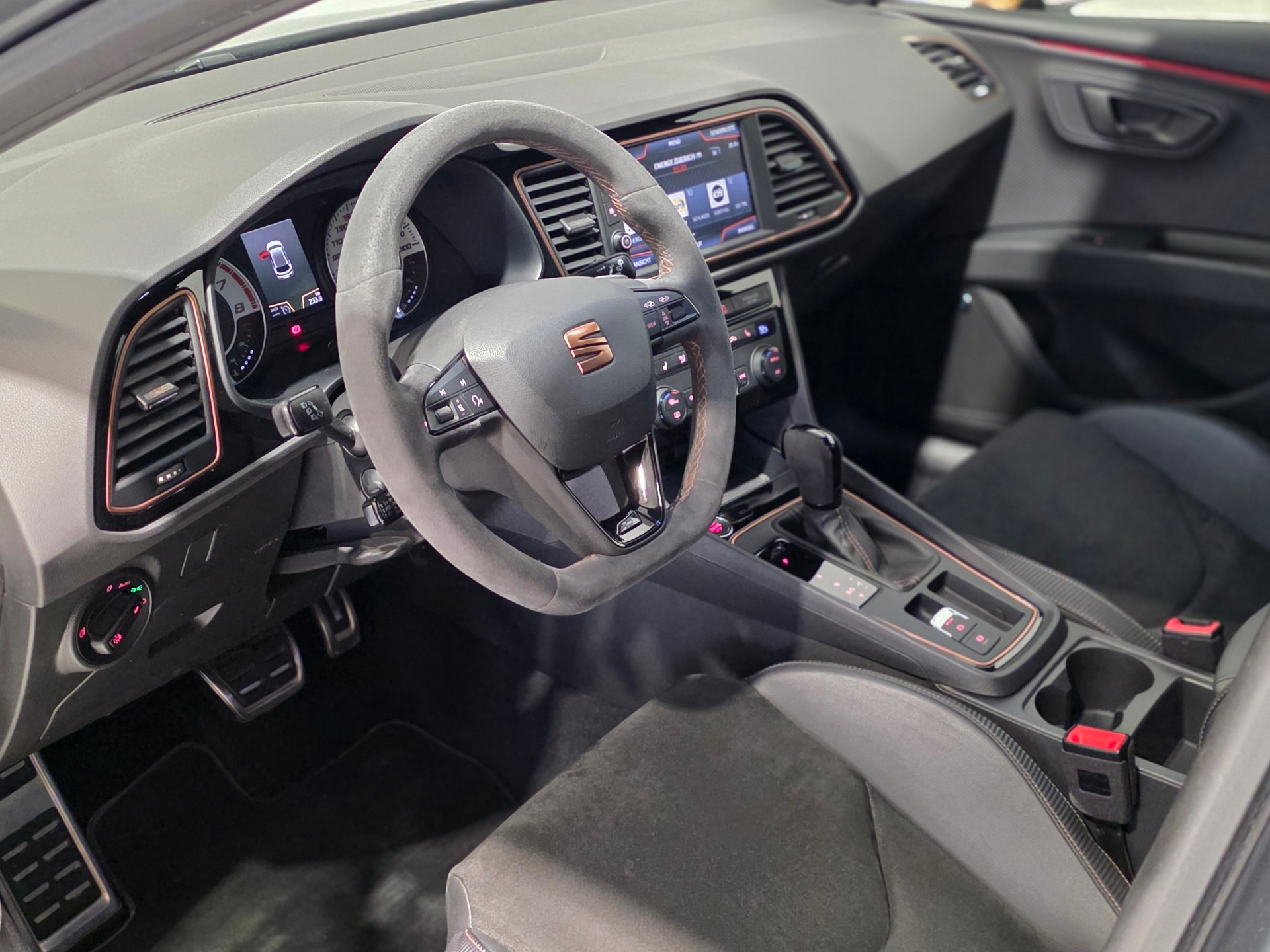 SEAT Leon 2.0 TSI Cupra R DSG Limited Edition 238 of 799-image-8