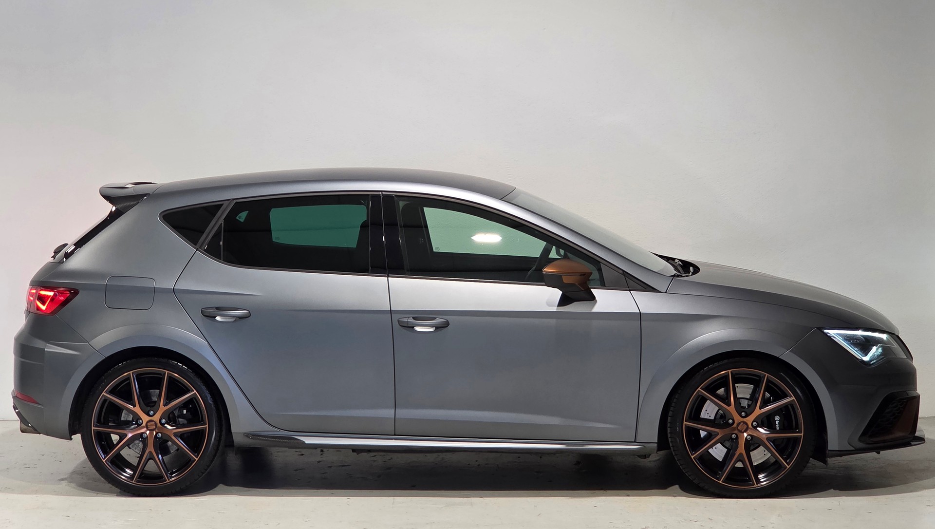 SEAT Leon 2.0 TSI Cupra R DSG Limited Edition 238 of 799-image-27