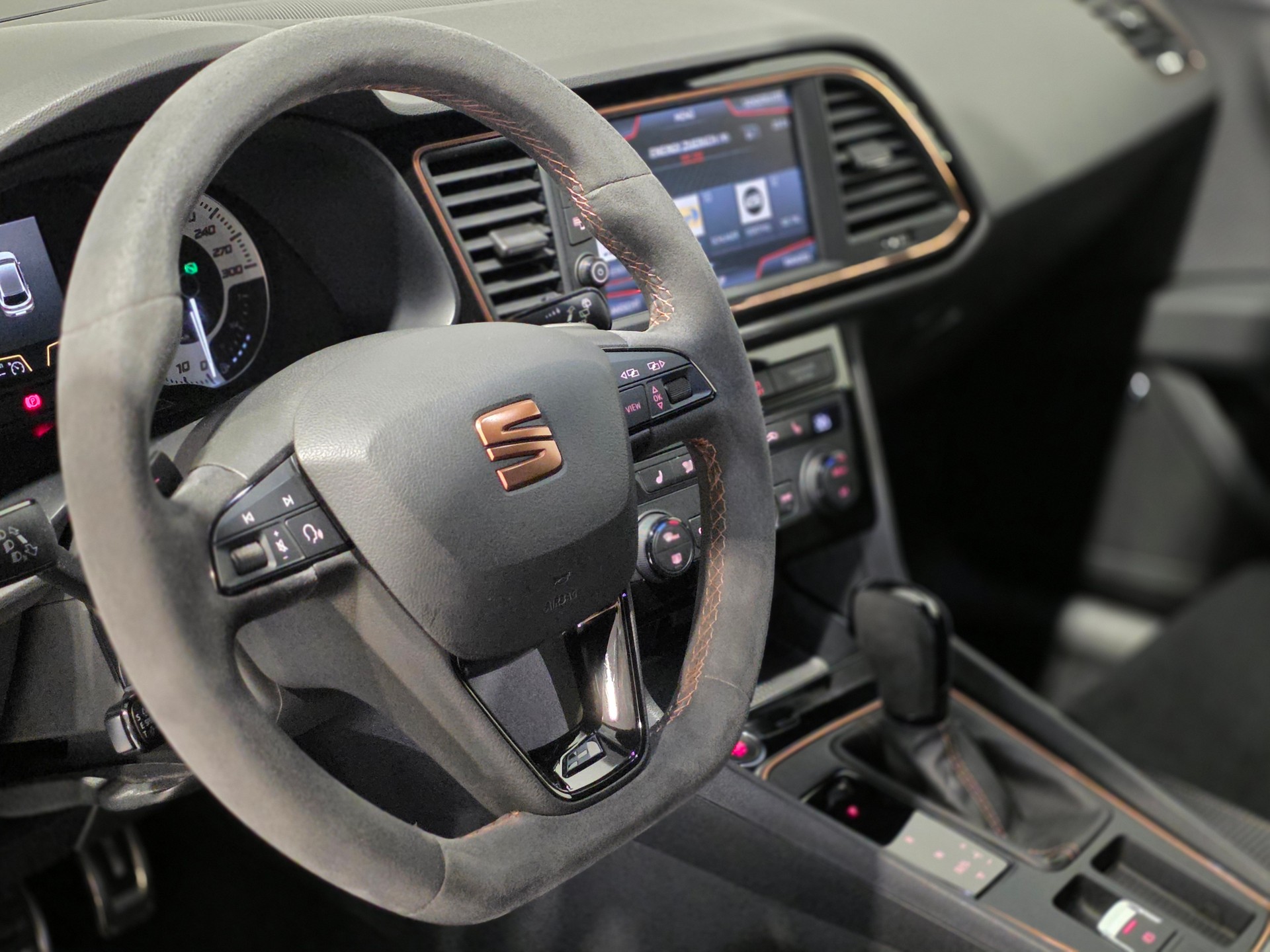 SEAT Leon 2.0 TSI Cupra R DSG Limited Edition 238 of 799-image-9