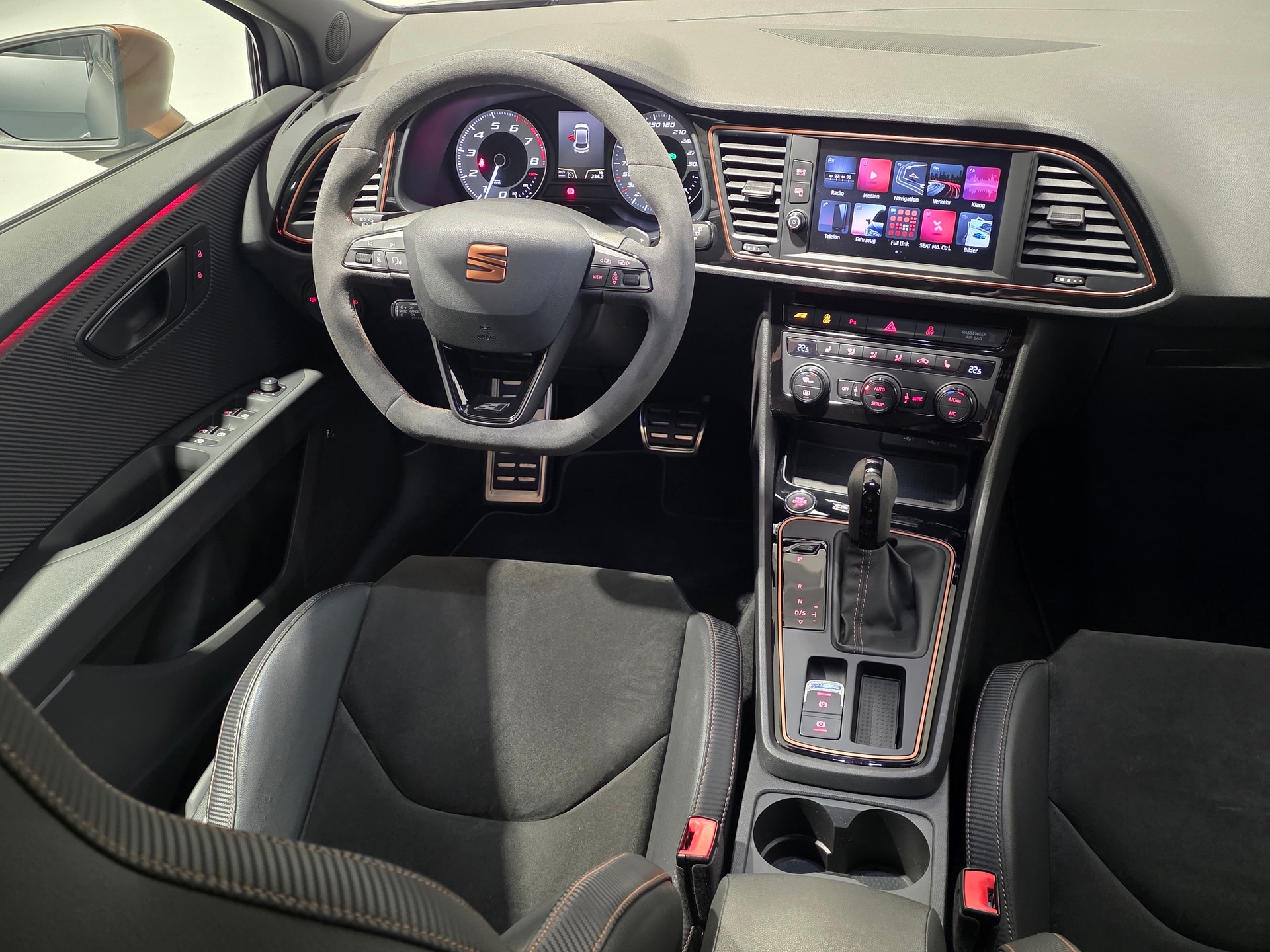 SEAT Leon 2.0 TSI Cupra R DSG Limited Edition 238 of 799-image-7