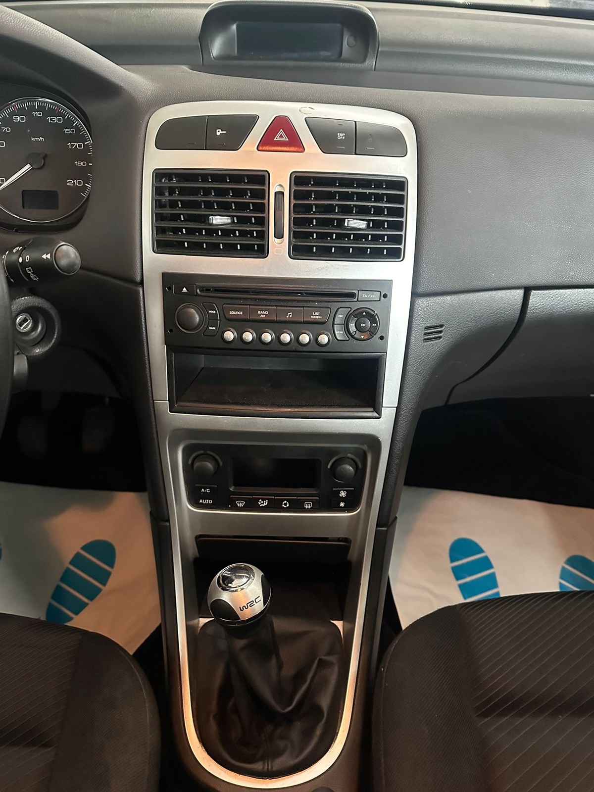 PEUGEOT 307 1.6 16V XS-image-13