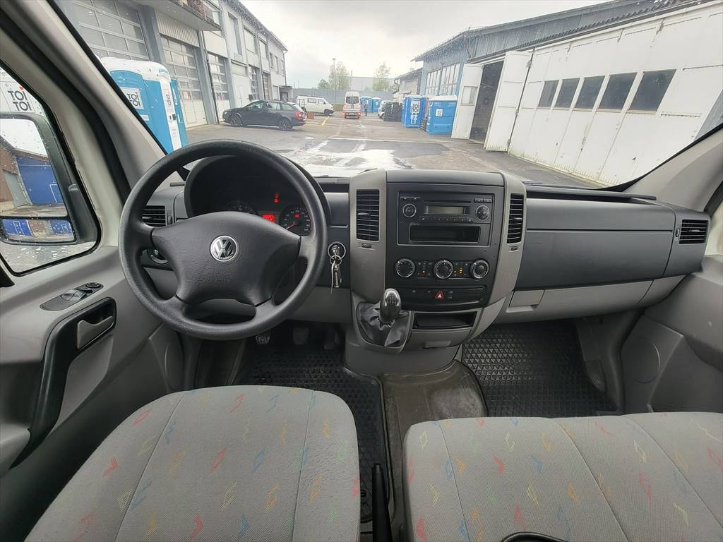 VW Crafter 35 2.5 TDI 109 PS-image-11