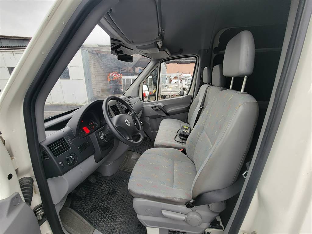 VW Crafter 35 2.5 TDI 109 PS-image-8