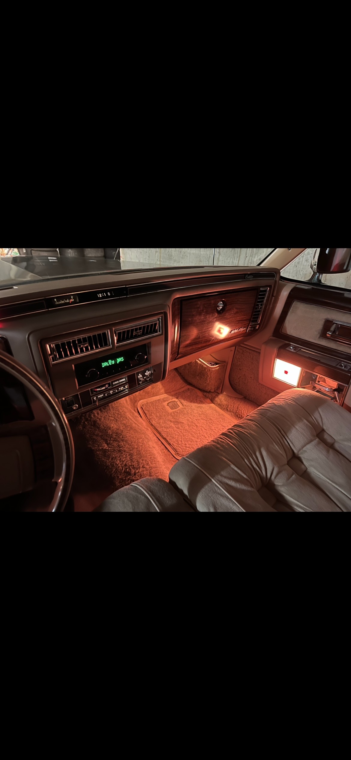 CADILLAC Limousine-image-2
