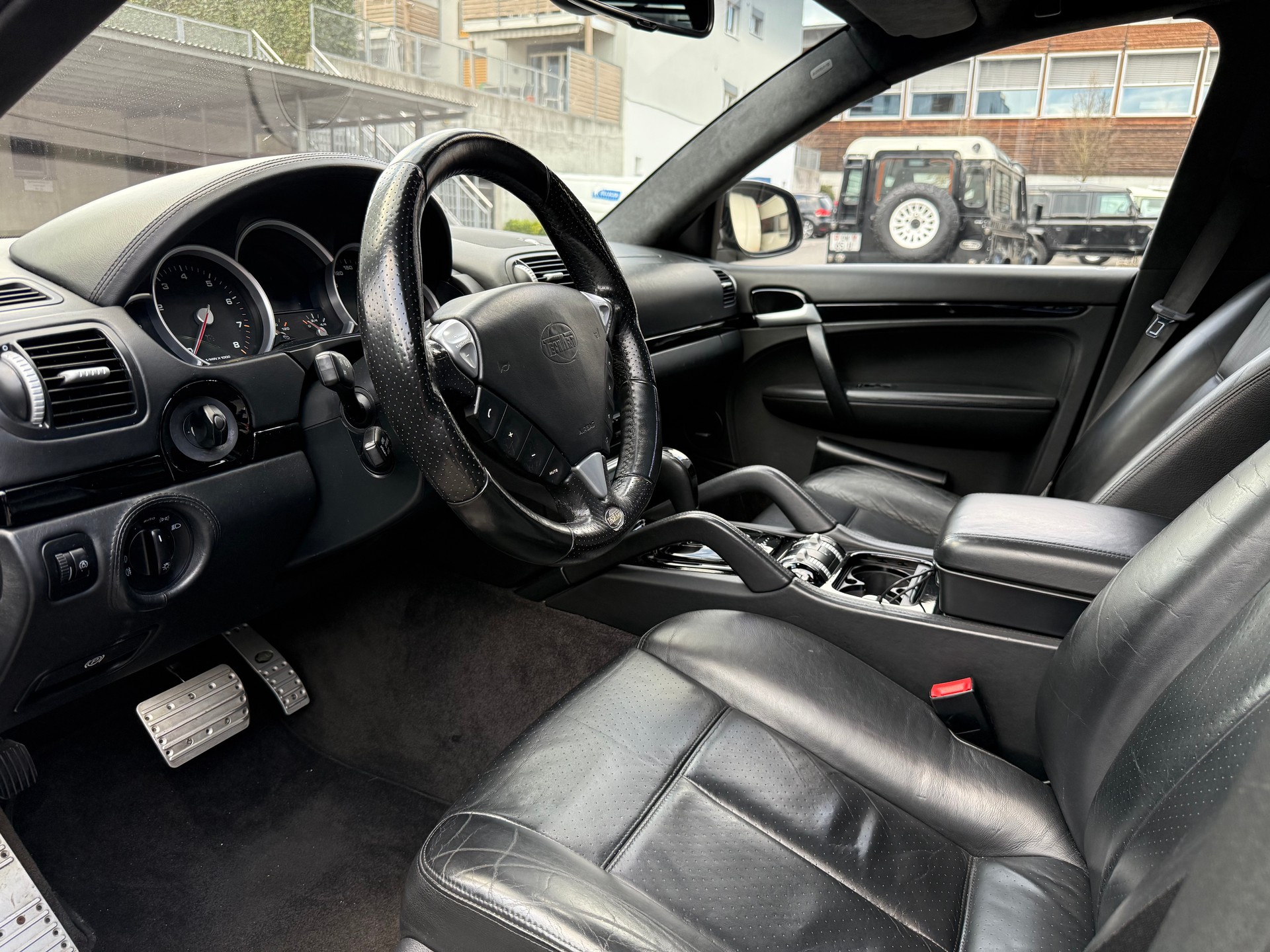 PORSCHE Cayenne Turbo S-image-6