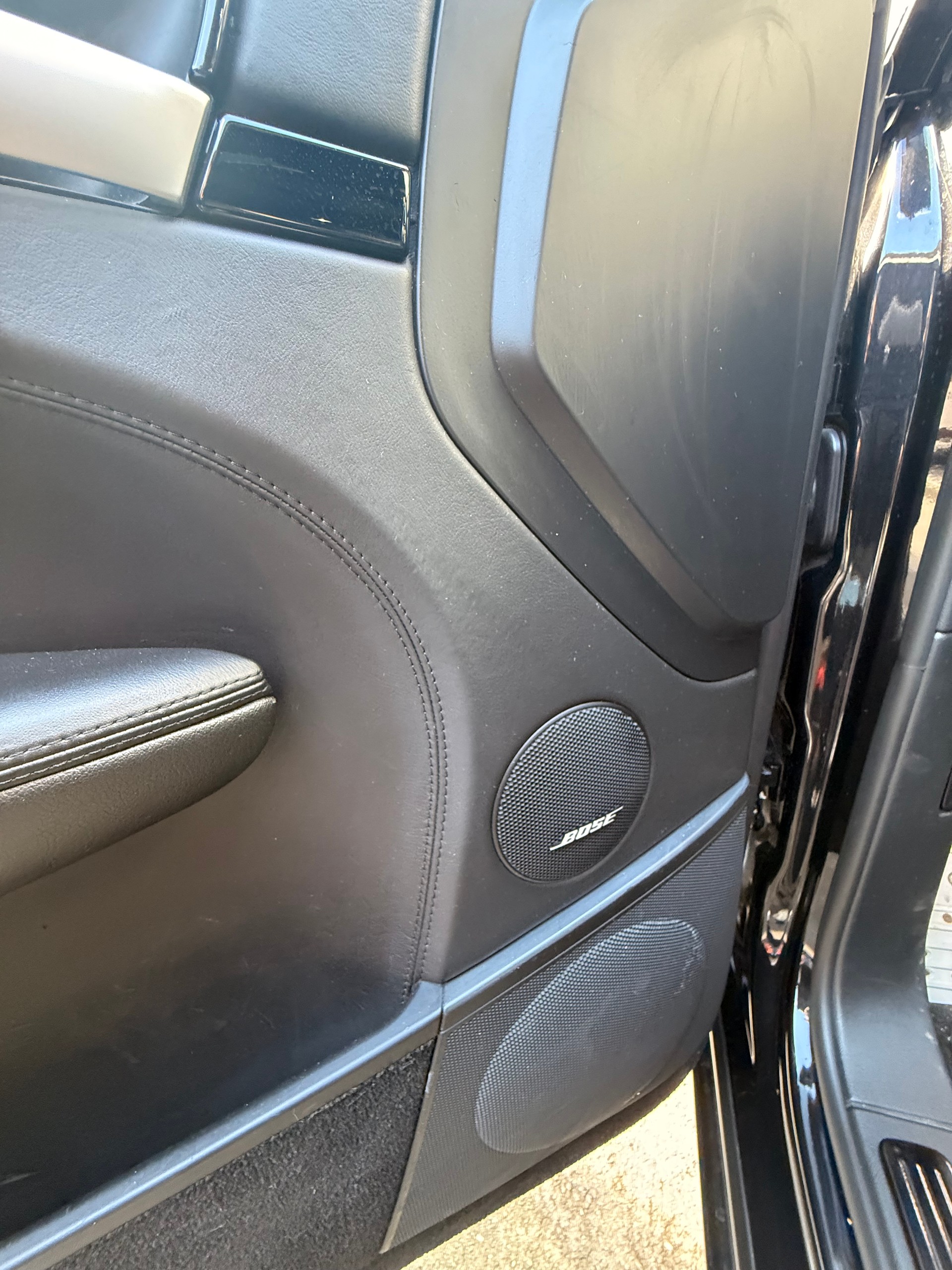 PORSCHE Cayenne Turbo S-image-15