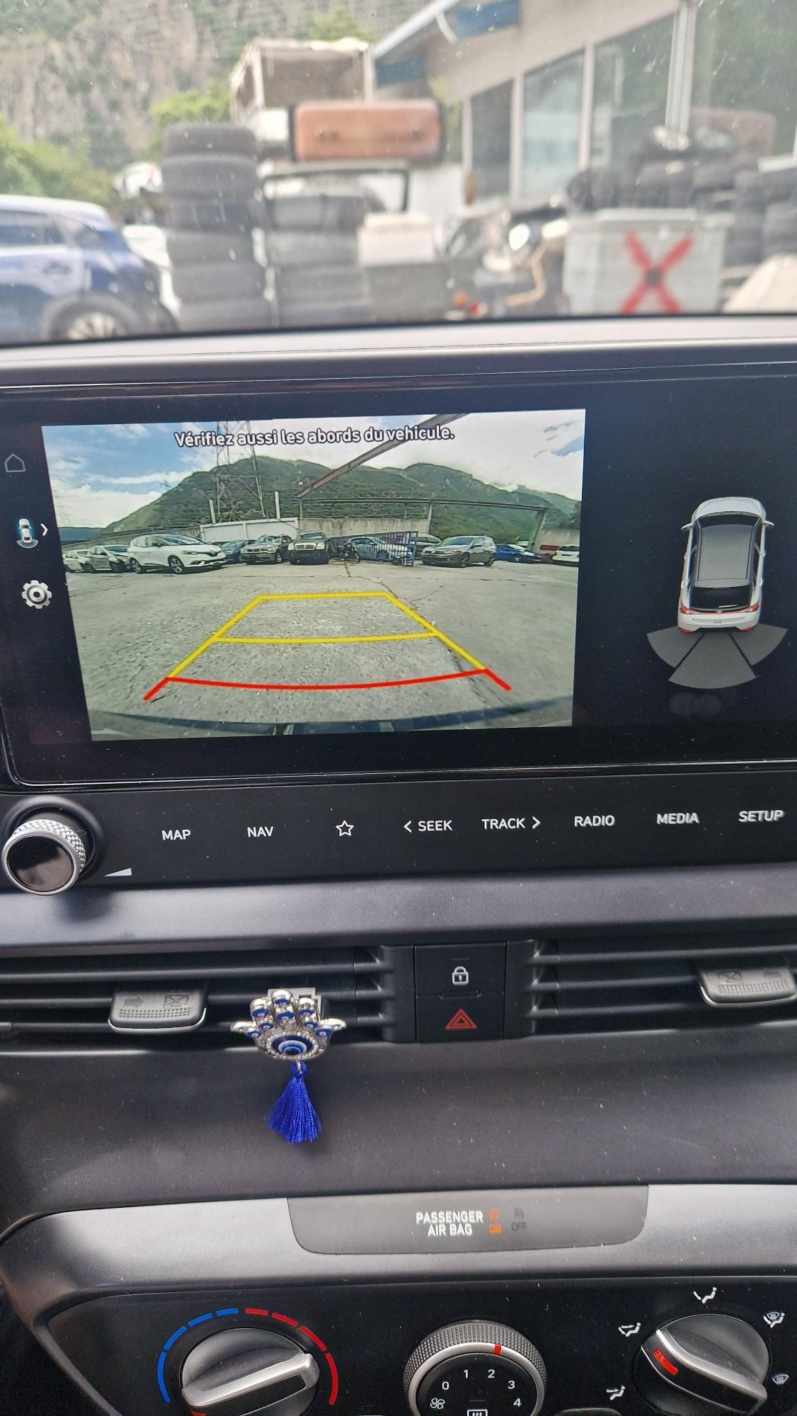 HYUNDAI i20 1.0 T-GDi Amplia-image-9