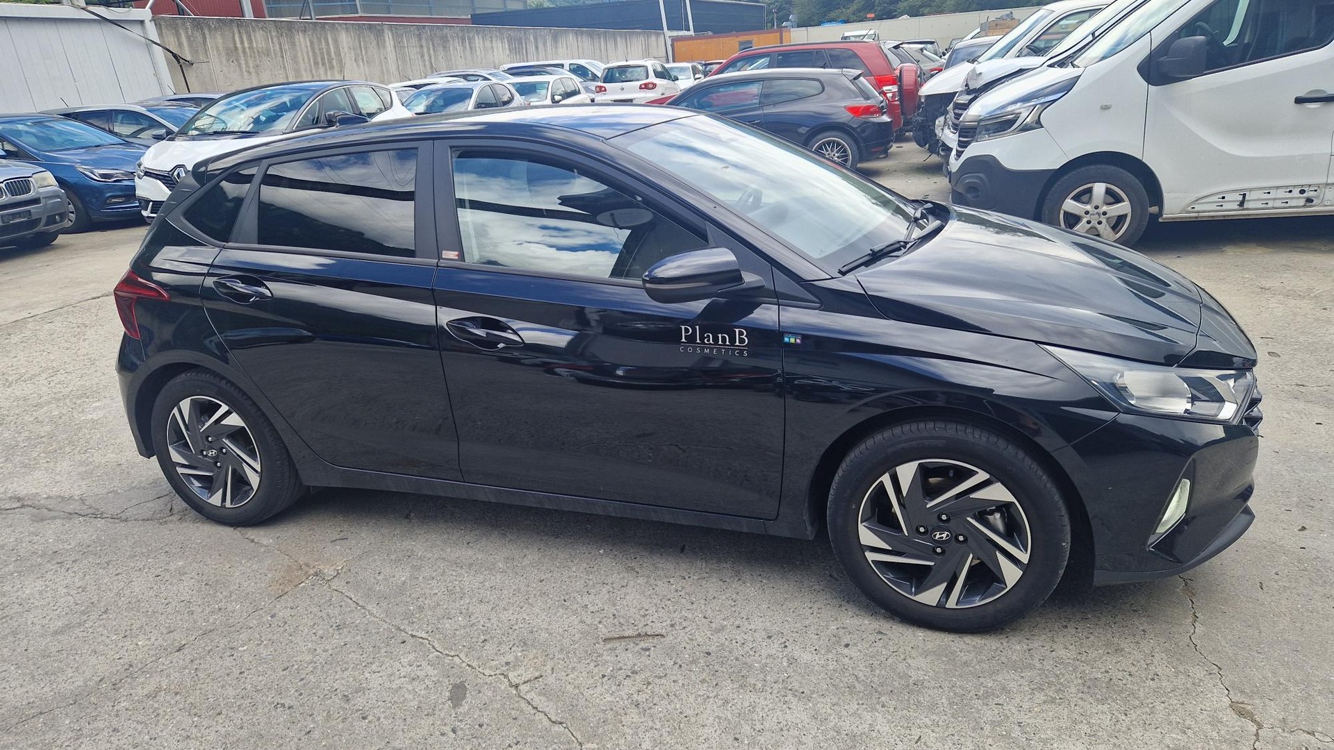 HYUNDAI i20 1.0 T-GDi Amplia-image-4