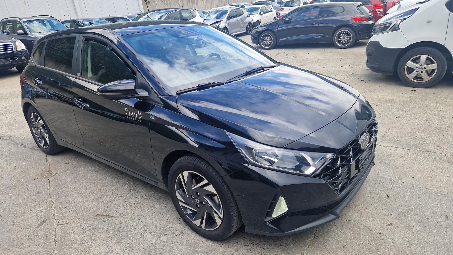 HYUNDAI i20 1.0 T-GDi Amplia-image-3