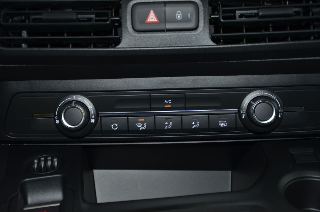 FIAT E-Doblo L1 50kWh 800kg Swiss+-image-21