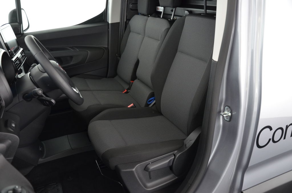 FIAT E-Doblo L1 50kWh 800kg Swiss+-image-12
