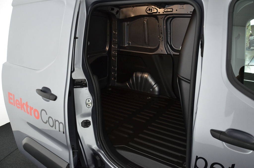 FIAT E-Doblo L1 50kWh 800kg Swiss+-image-13