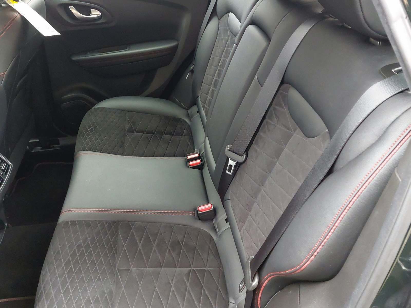 RENAULT Kadjar 1.3 TCe 160 Black Edition-image-7