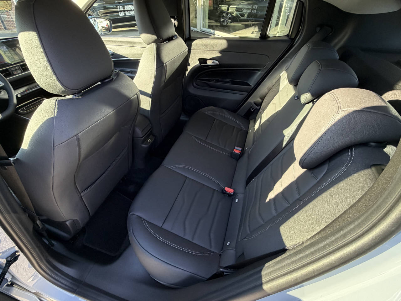 JEEP Avenger 1.2 MHEV Summit-image-6
