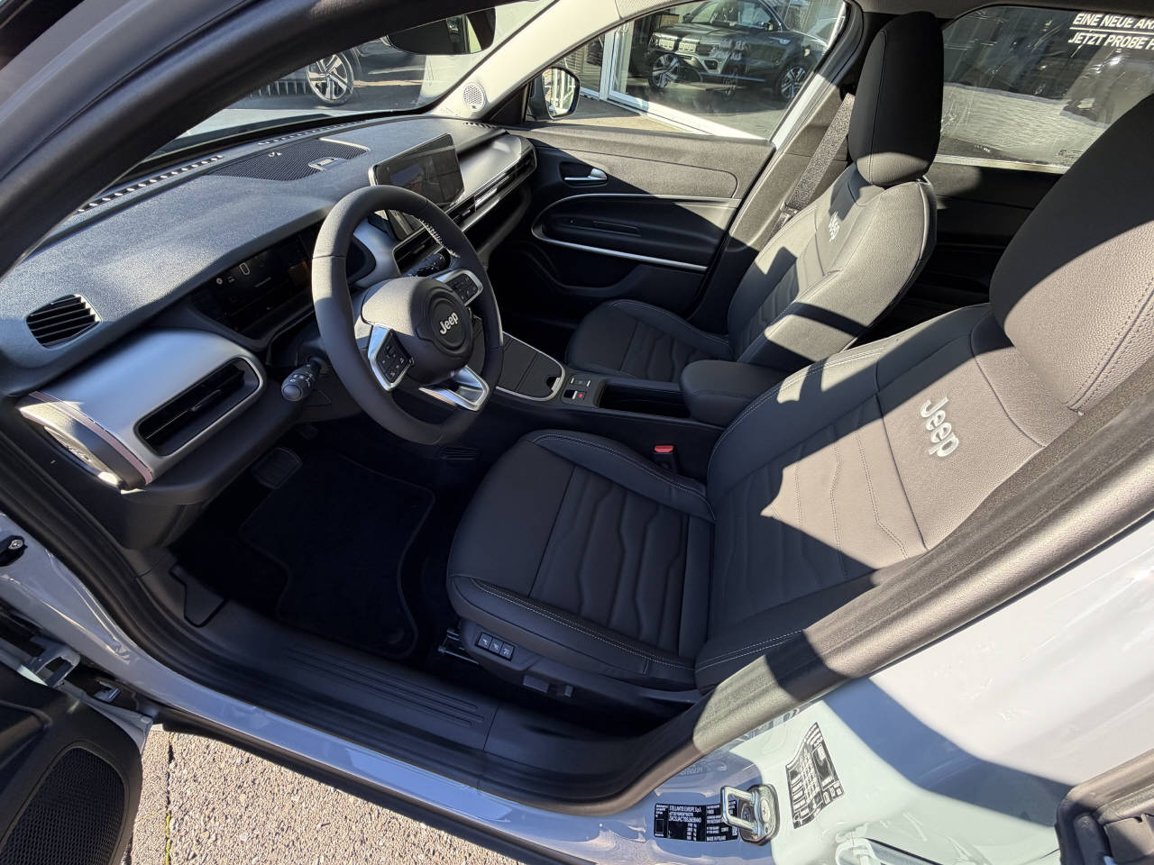 JEEP Avenger 1.2 MHEV Summit-image-8
