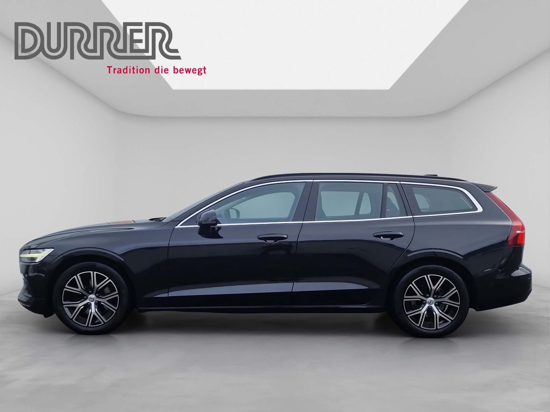 VOLVO V60 2.0 B3 Core-showroom-element-1