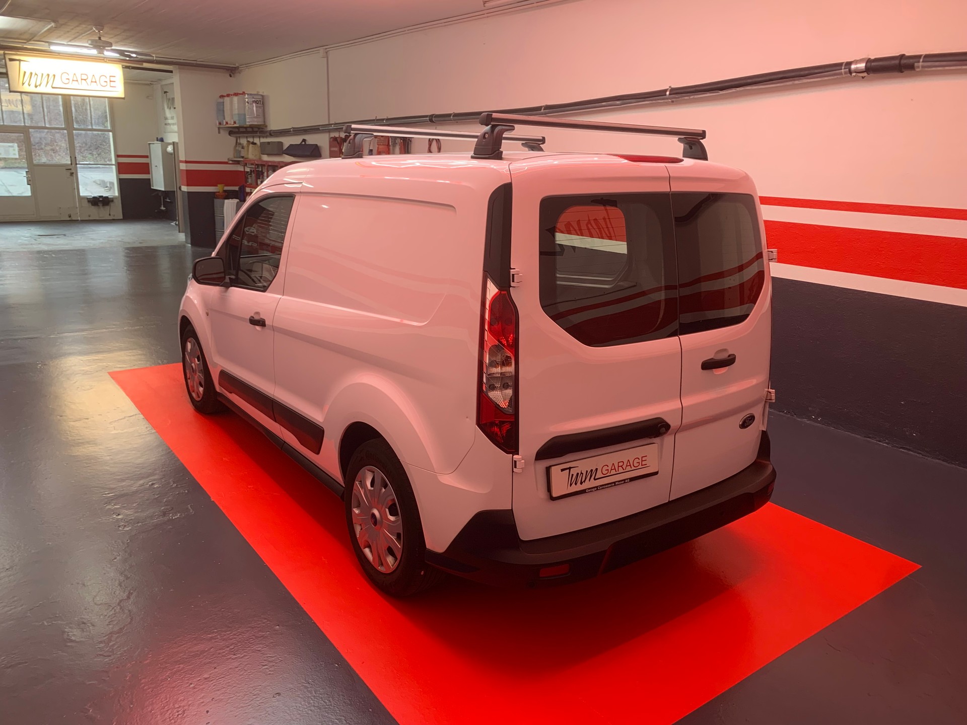FORD Transit Connect Van T200 1.5 Eco Blue Ambiente A-image-5