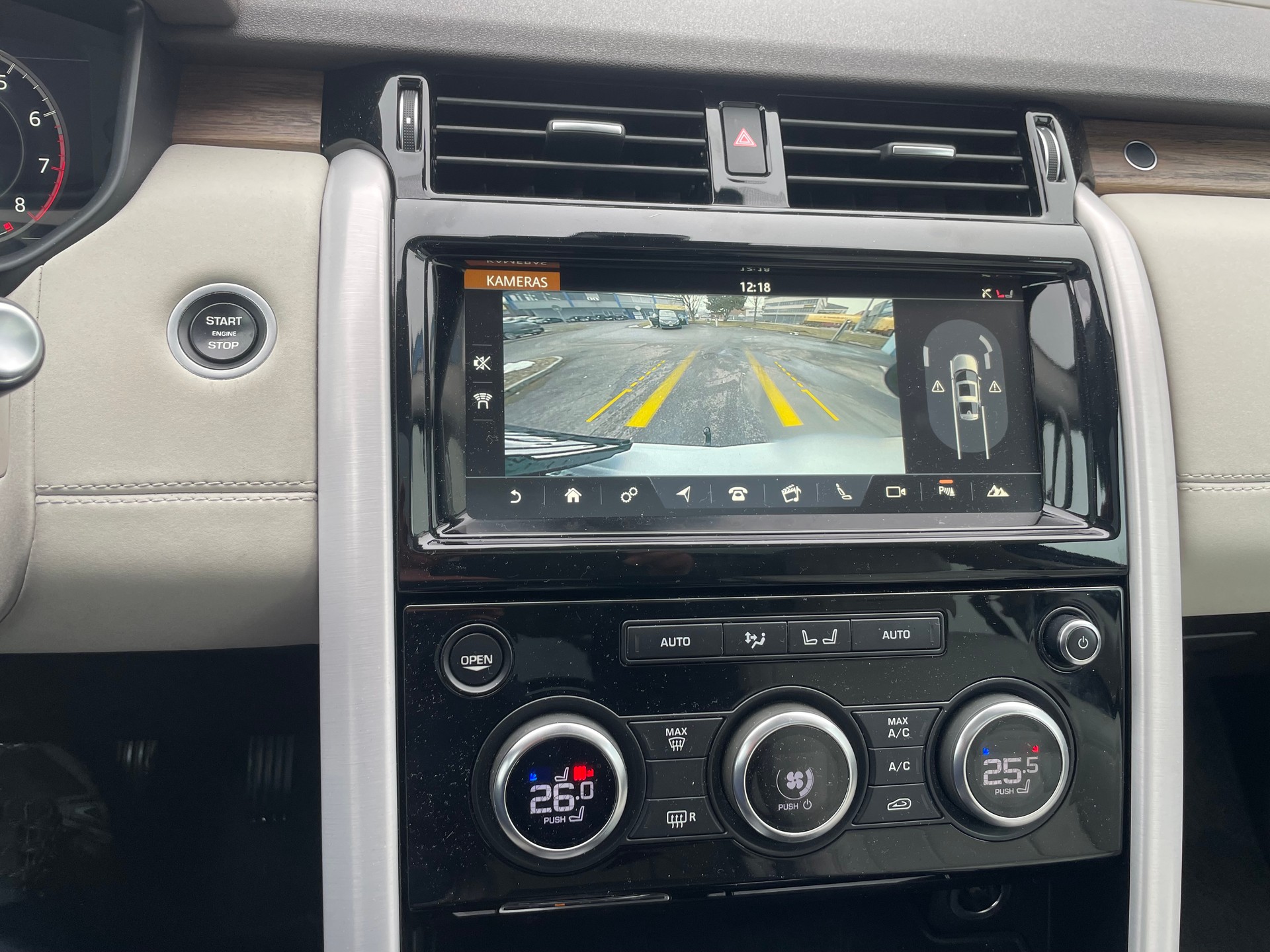 LAND ROVER Discovery 3.0 Si6 HSE Luxury Automatic-image-14