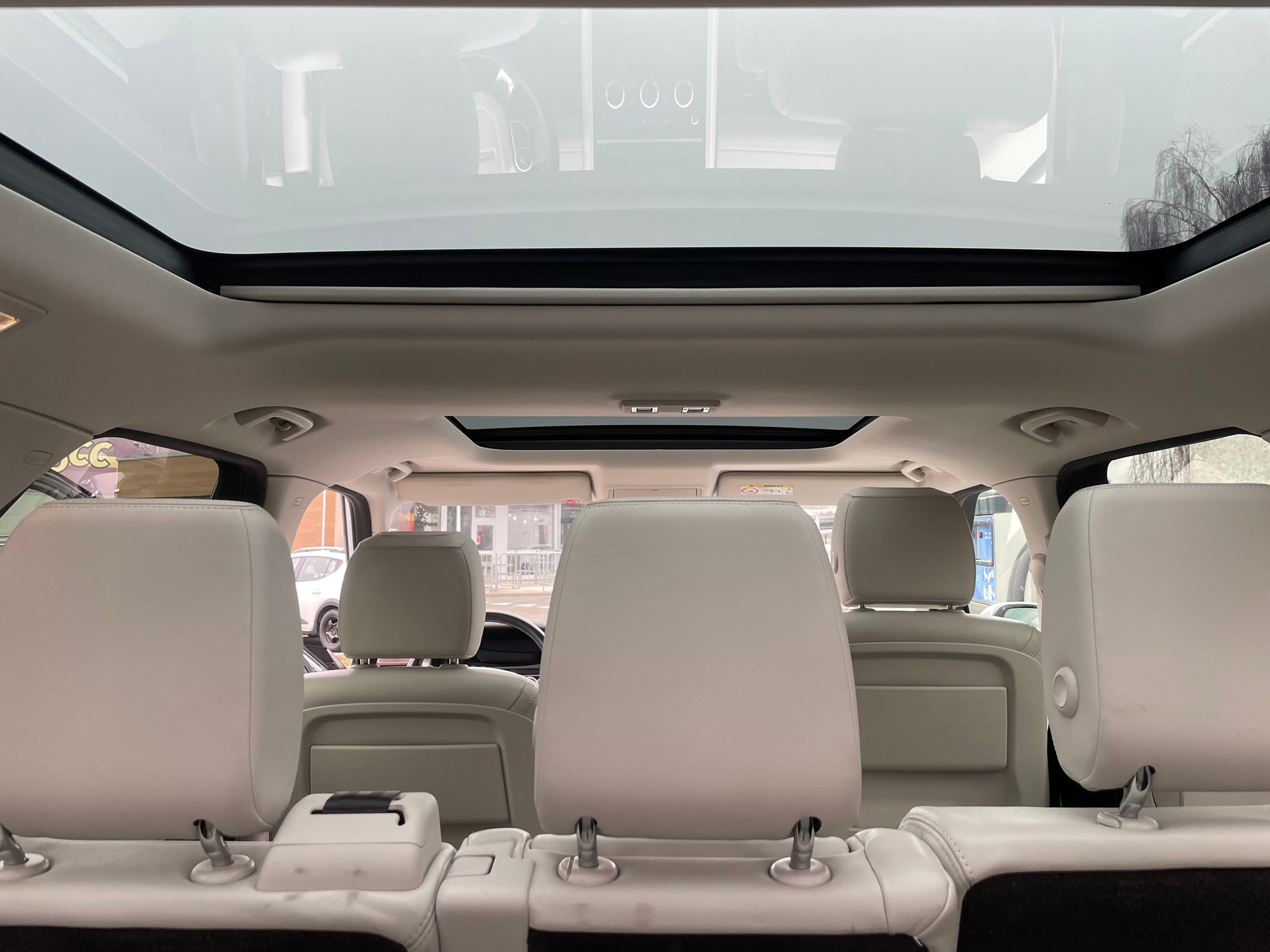 LAND ROVER Discovery 3.0 Si6 HSE Luxury Automatic-image-8