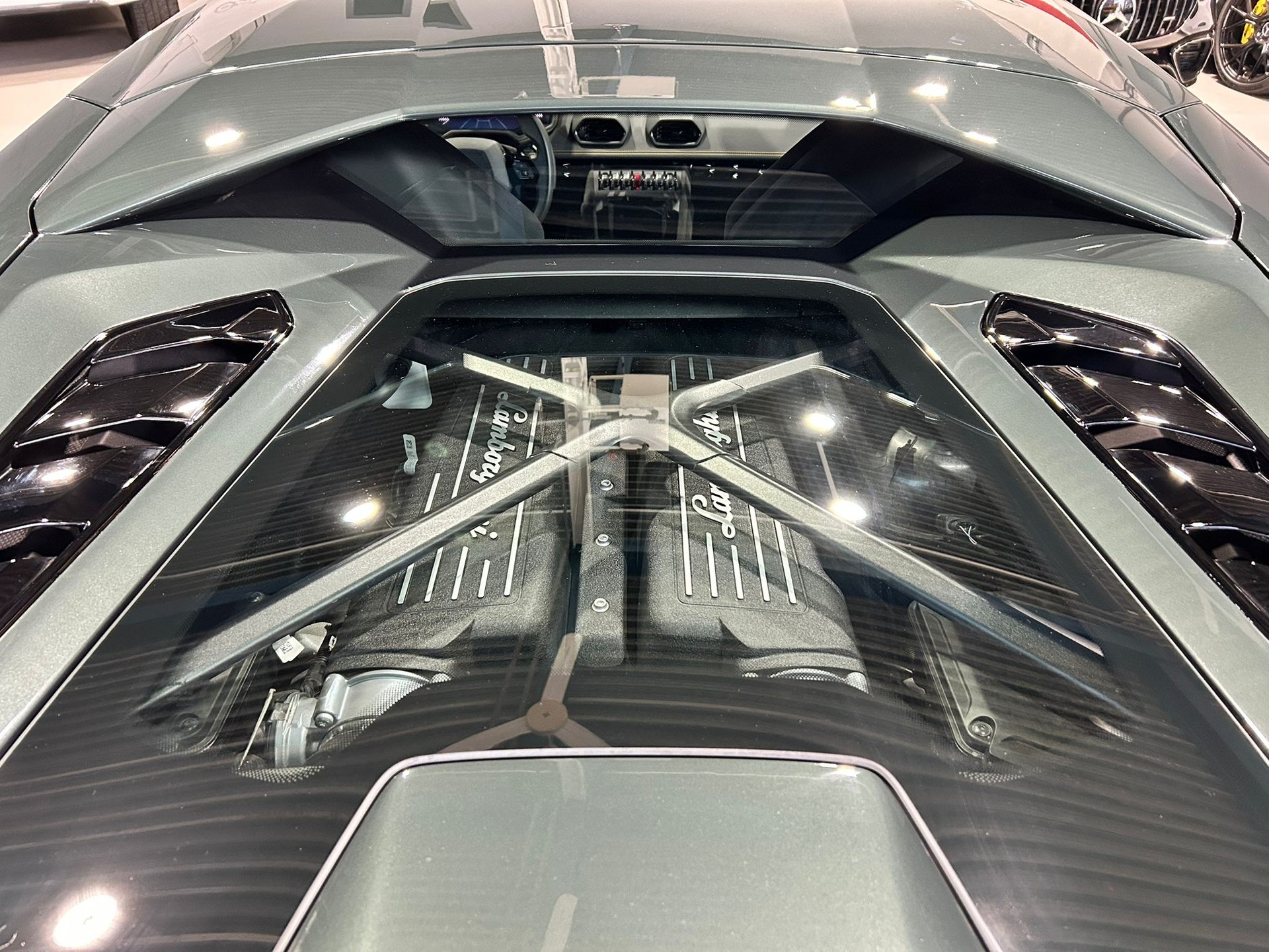 LAMBORGHINI Huracan Coupé 5.2 Tecnica 640 PS CH FAHRZEUG-image-22