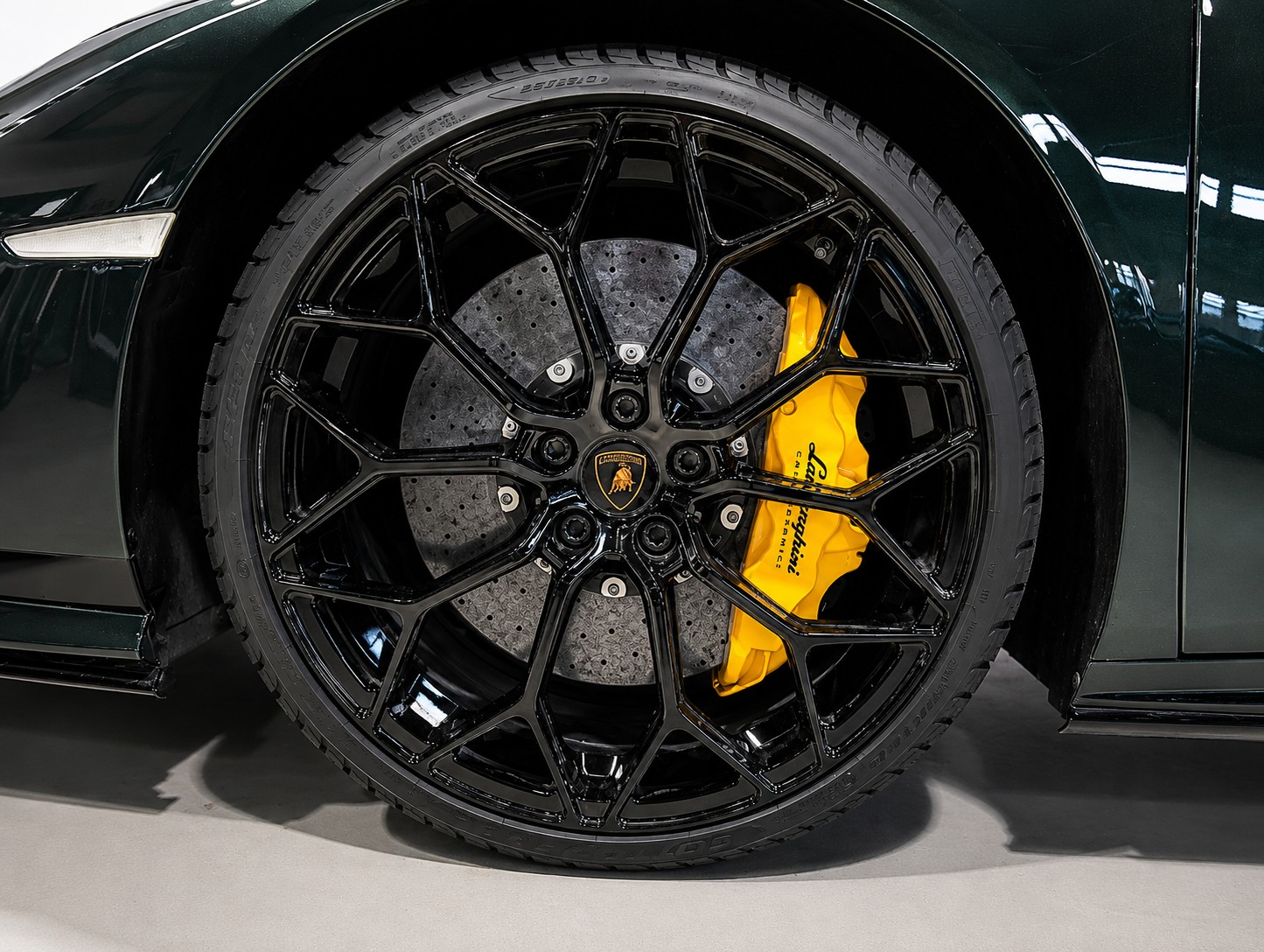 LAMBORGHINI Huracan Coupé 5.2 Tecnica 640 PS CH FAHRZEUG-image-12