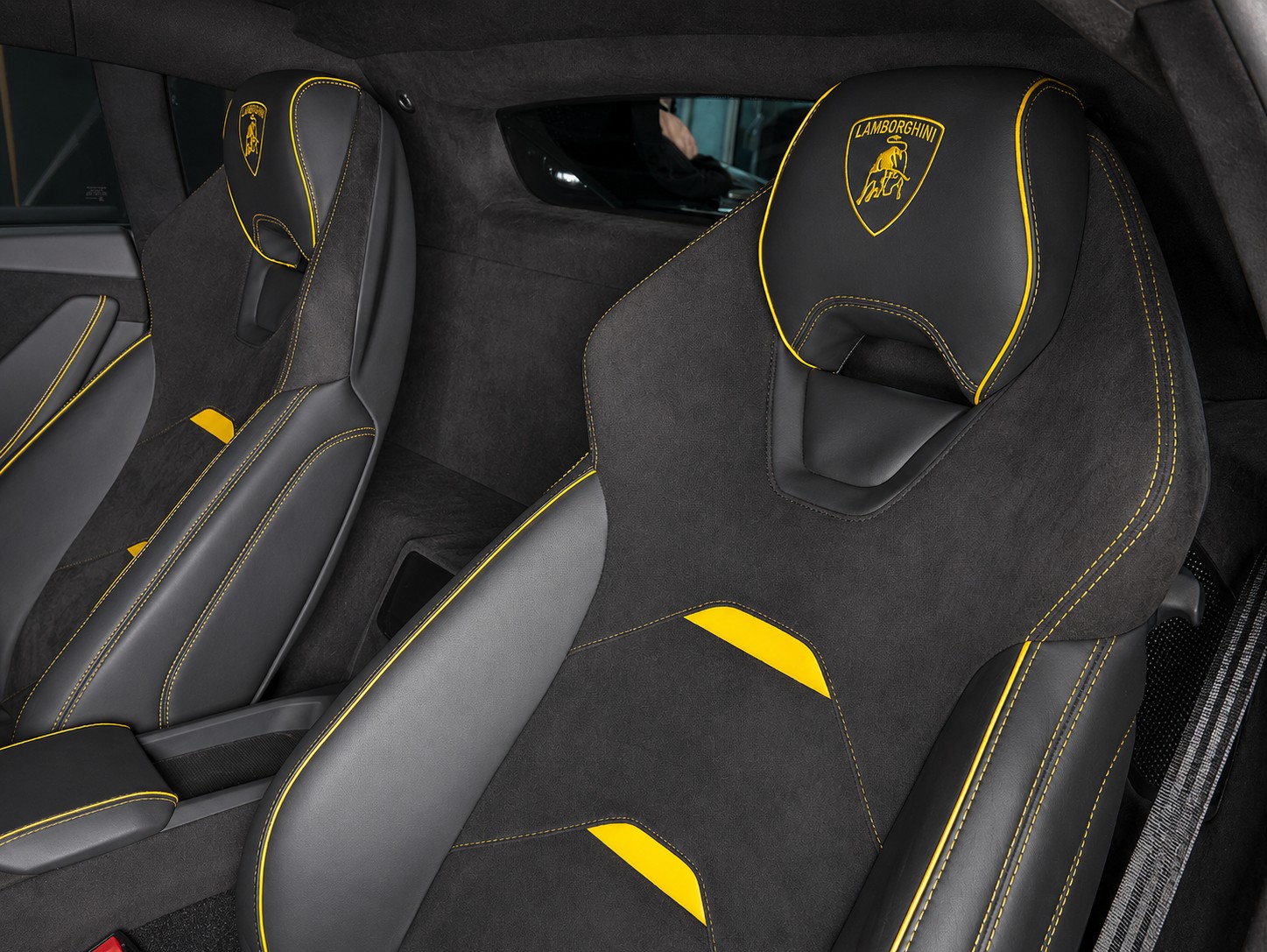 LAMBORGHINI Huracan Coupé 5.2 Tecnica 640 PS CH FAHRZEUG-image-10