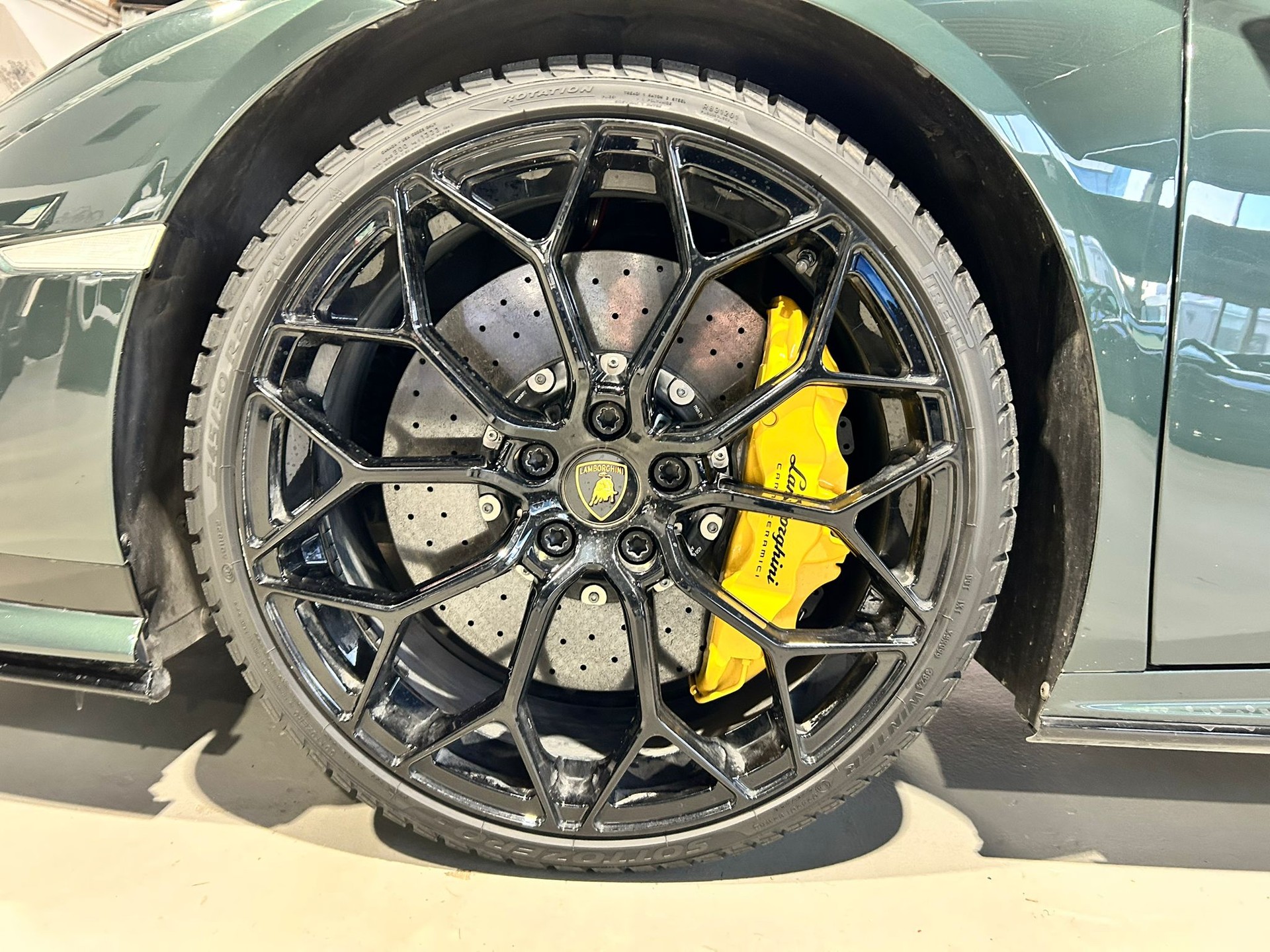 LAMBORGHINI Huracan Coupé 5.2 Tecnica 640 PS CH FAHRZEUG-image-23