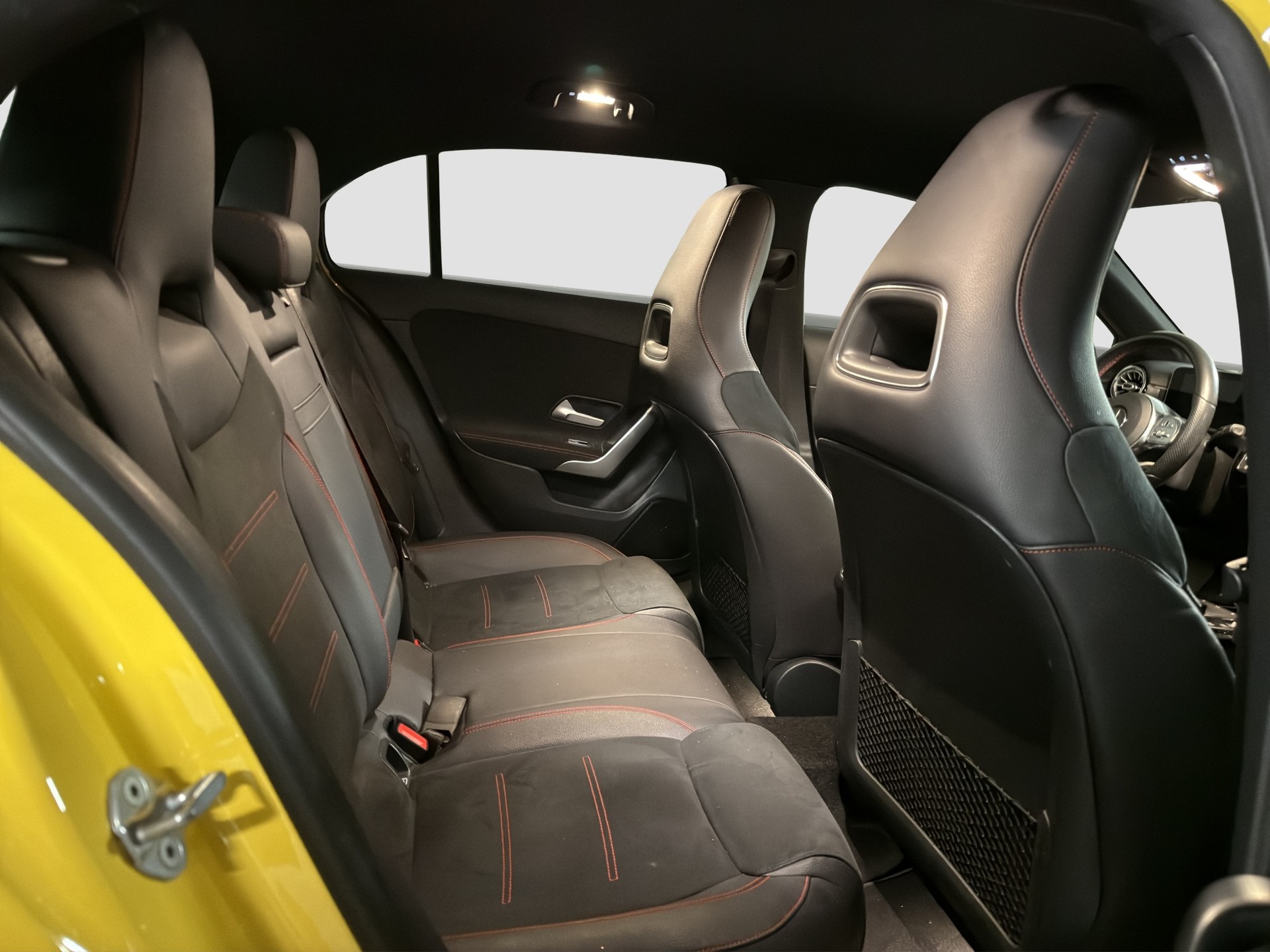 MERCEDES-BENZ A 220 AMG Line 7G-DCT 4Matic-image-11