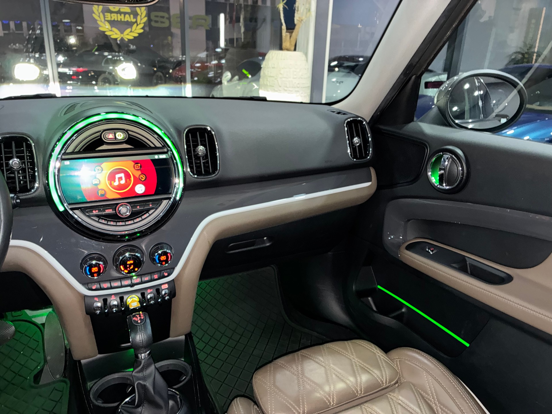 MINI Countryman Cooper S E ALL4 Steptronic-image-9