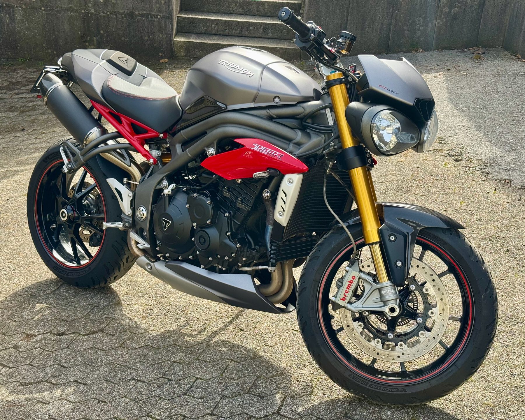 TRIUMPH Speed Triple R 1050 ABS-image-0
