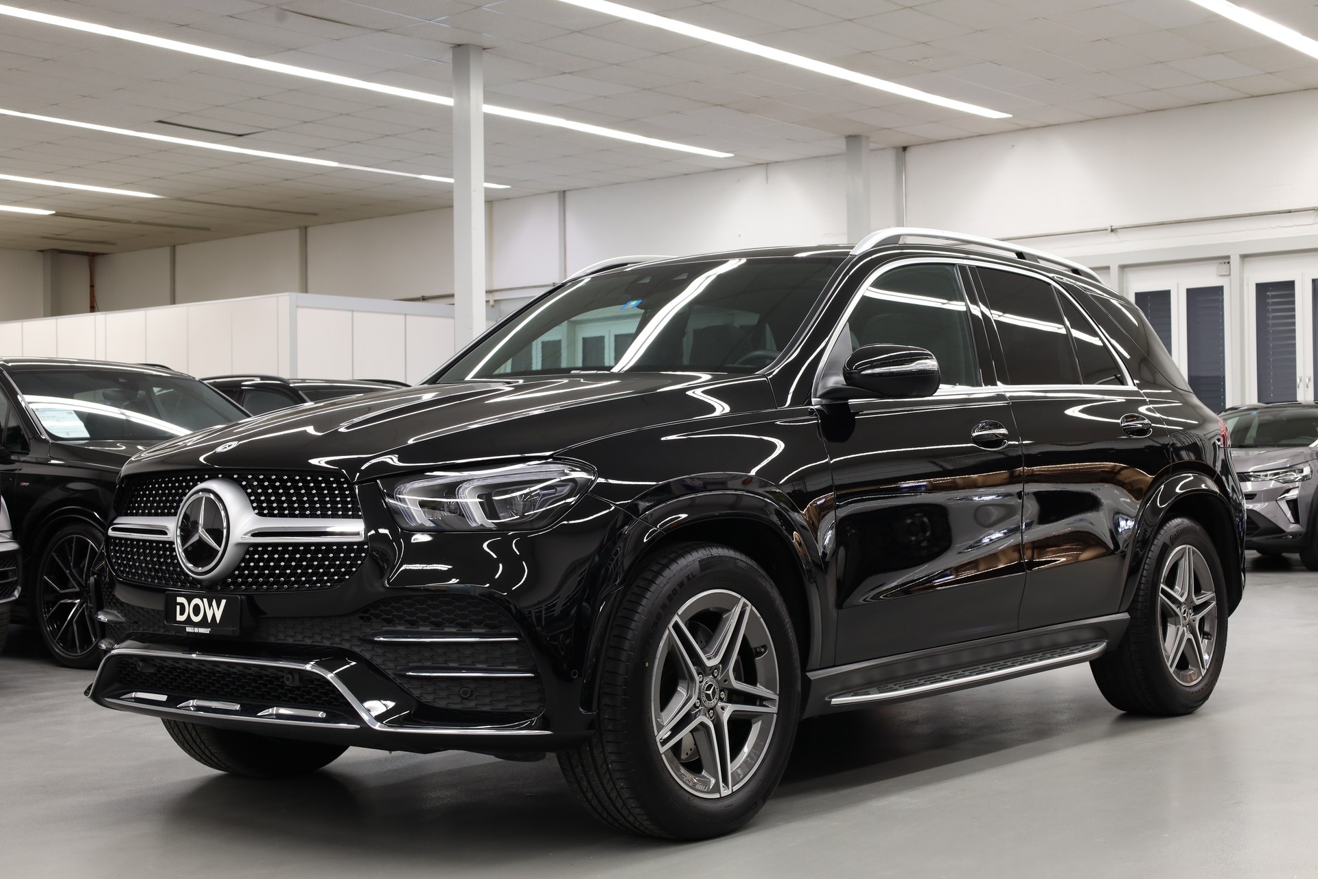 MERCEDES-BENZ GLE 300 d AMG Line 4matic-showroom-element-2