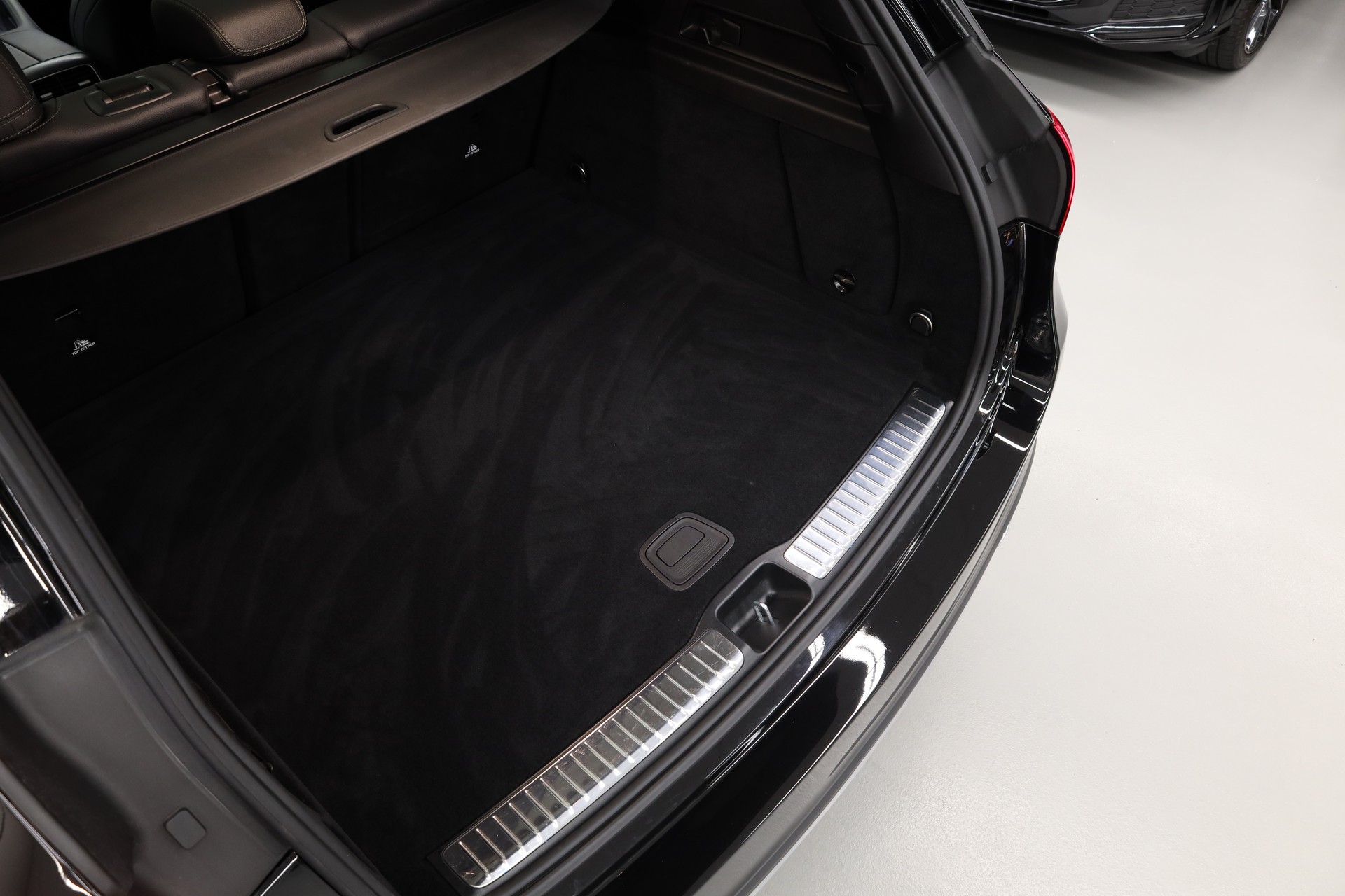 MERCEDES-BENZ GLE 300 d AMG Line 4matic-image-9