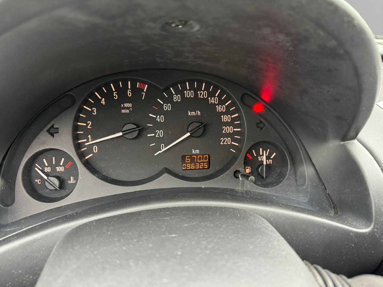 OPEL Corsa 1.2 16V Club-image-15