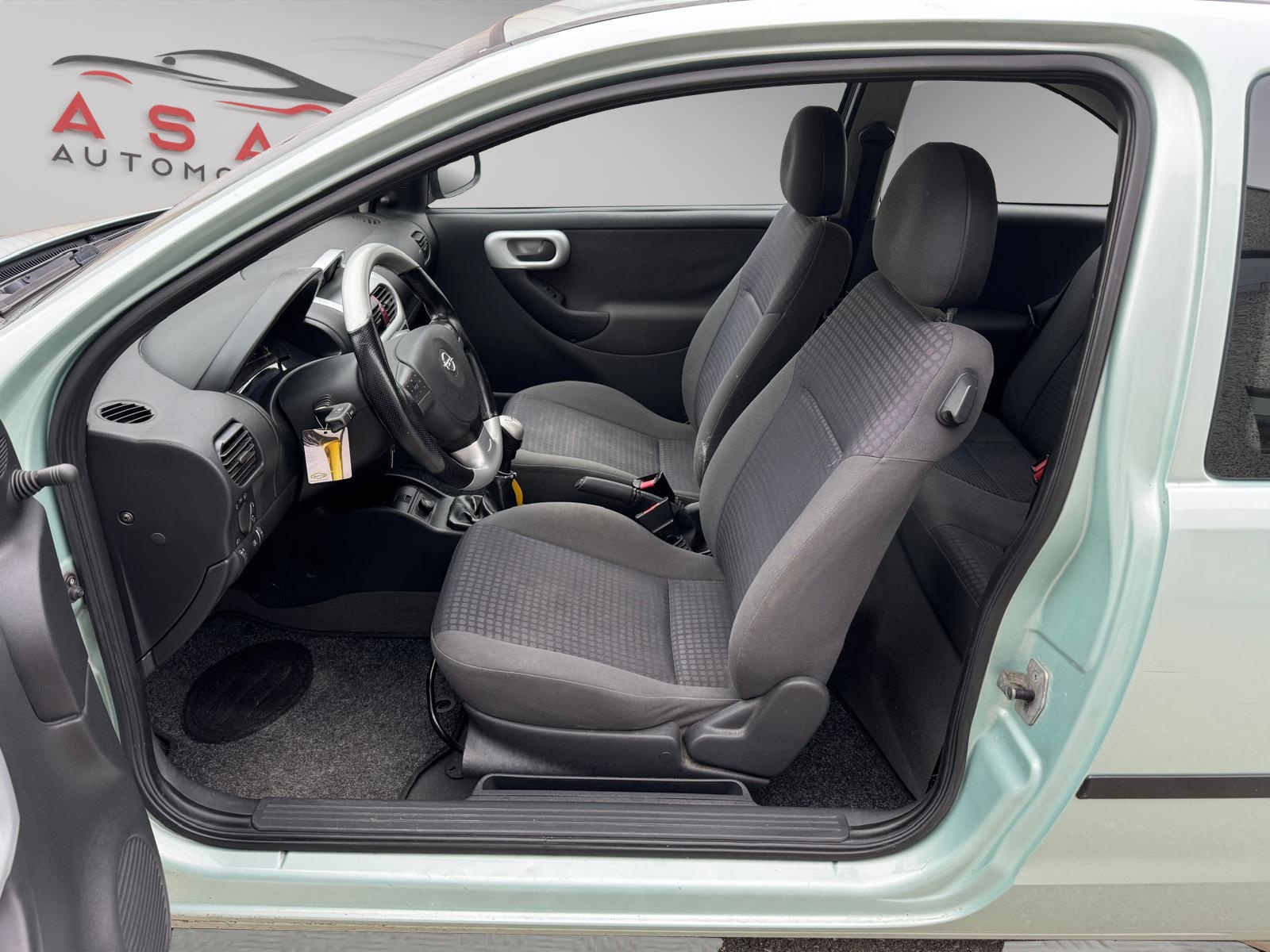 OPEL Corsa 1.2 16V Club-image-11