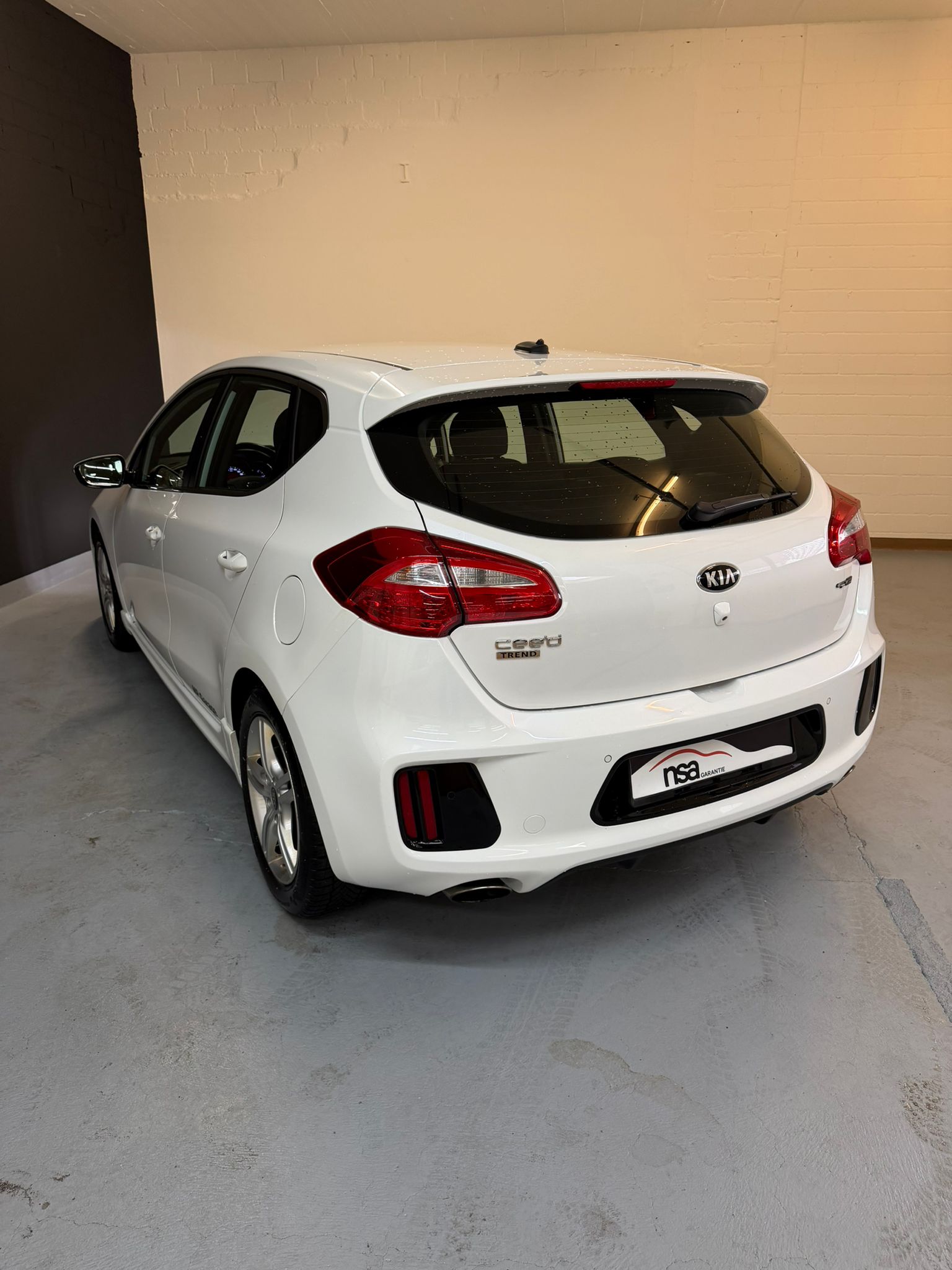 KIA Cee'd 1.0 T-GDi Trend GT-Line ***CH-Fahrzeug***-showroom-element-3