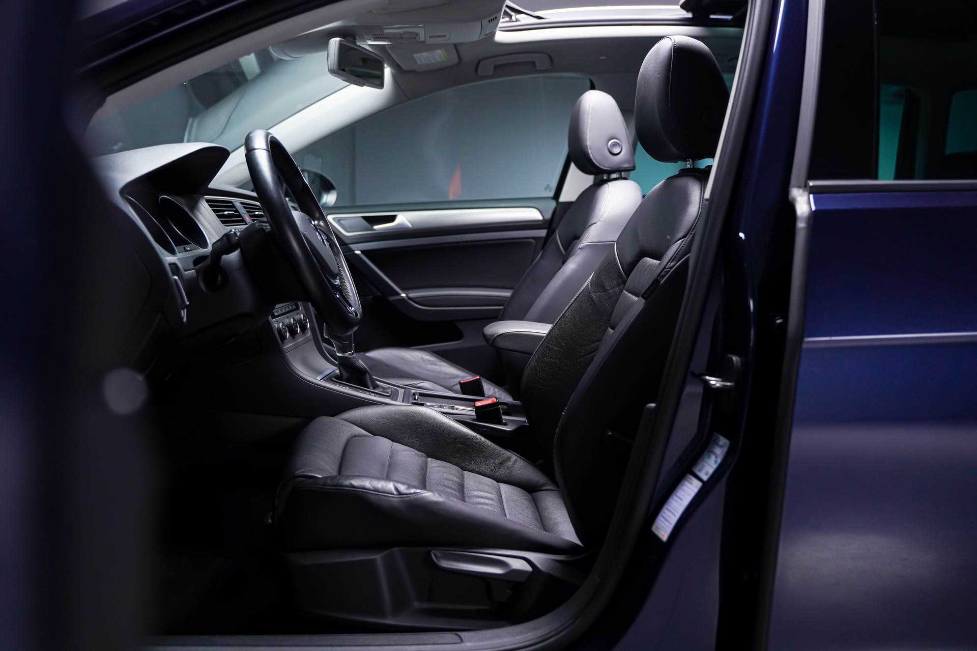 VW Golf Variant 1.4 TGI BlueMotion Highline DSG-image-9