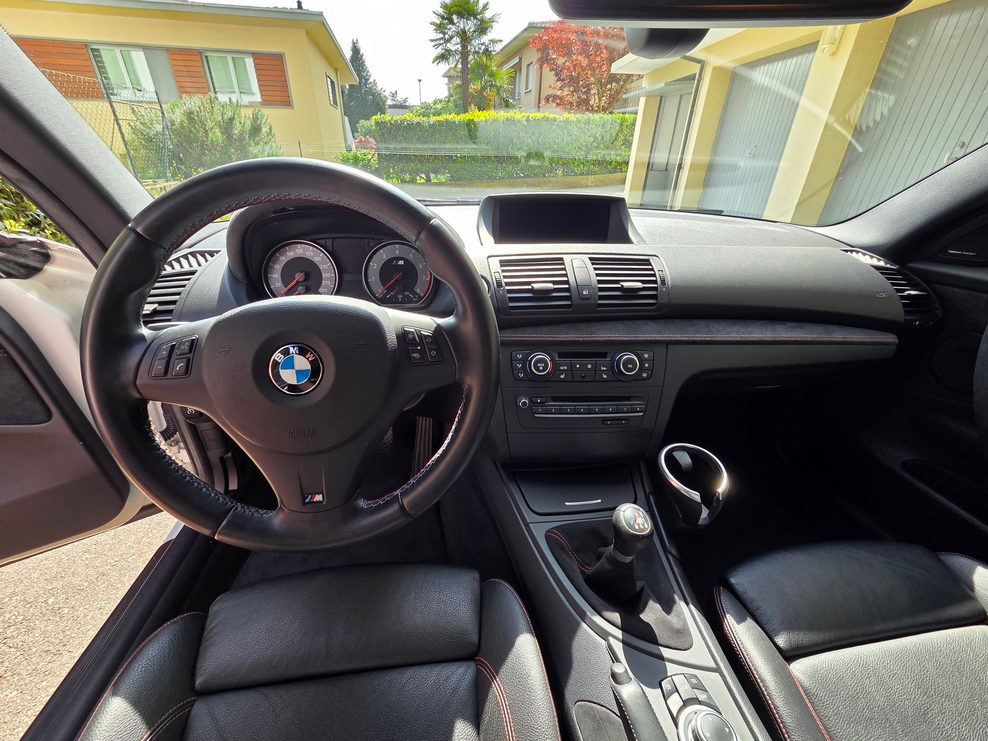 BMW 1er M Coupé-image-8
