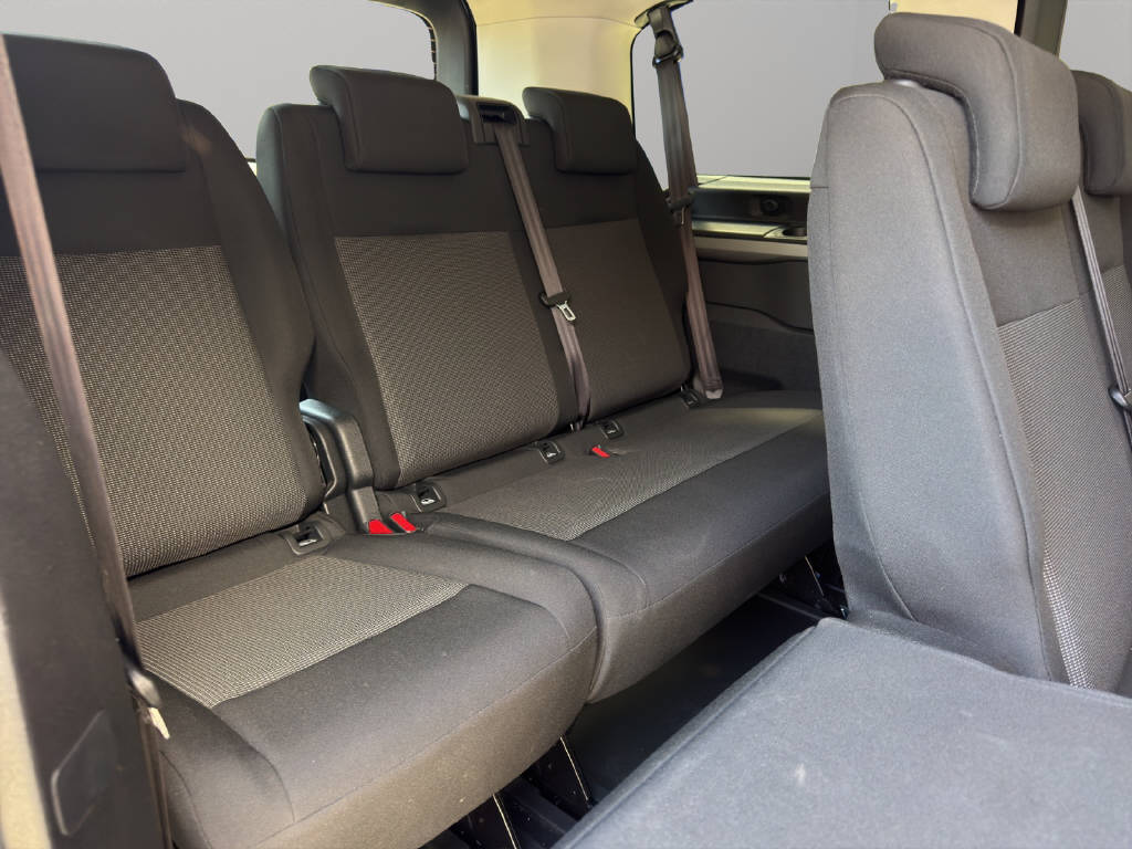 PEUGEOT Traveller Standard 2.0 BlueHDi 180 Business S/S-image-11