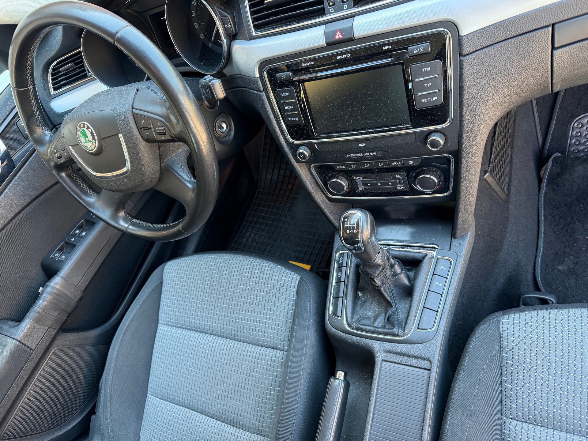SKODA Superb Combi 2.0 TDi Elegance-image-8