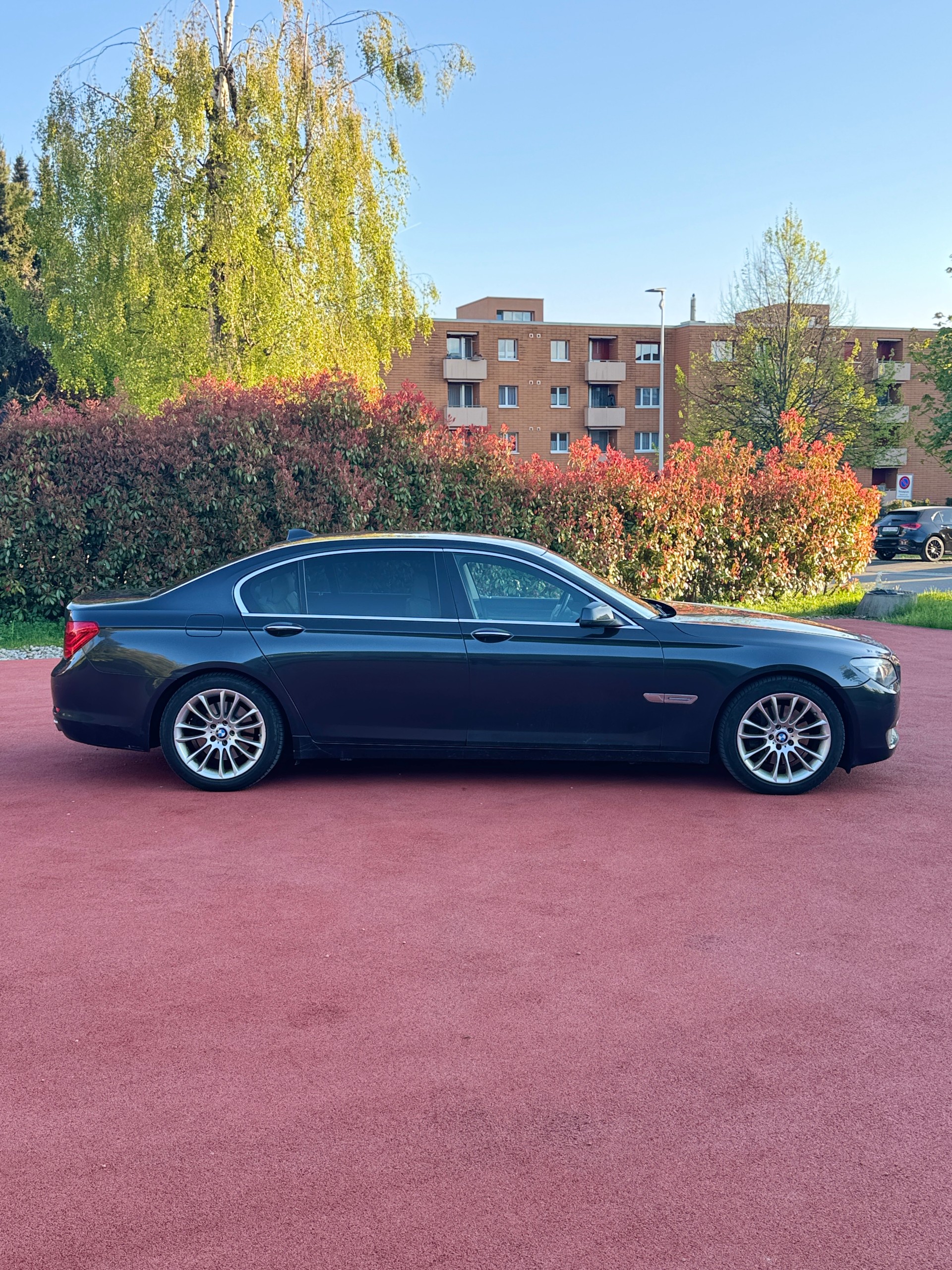 BMW 740i L-image-3