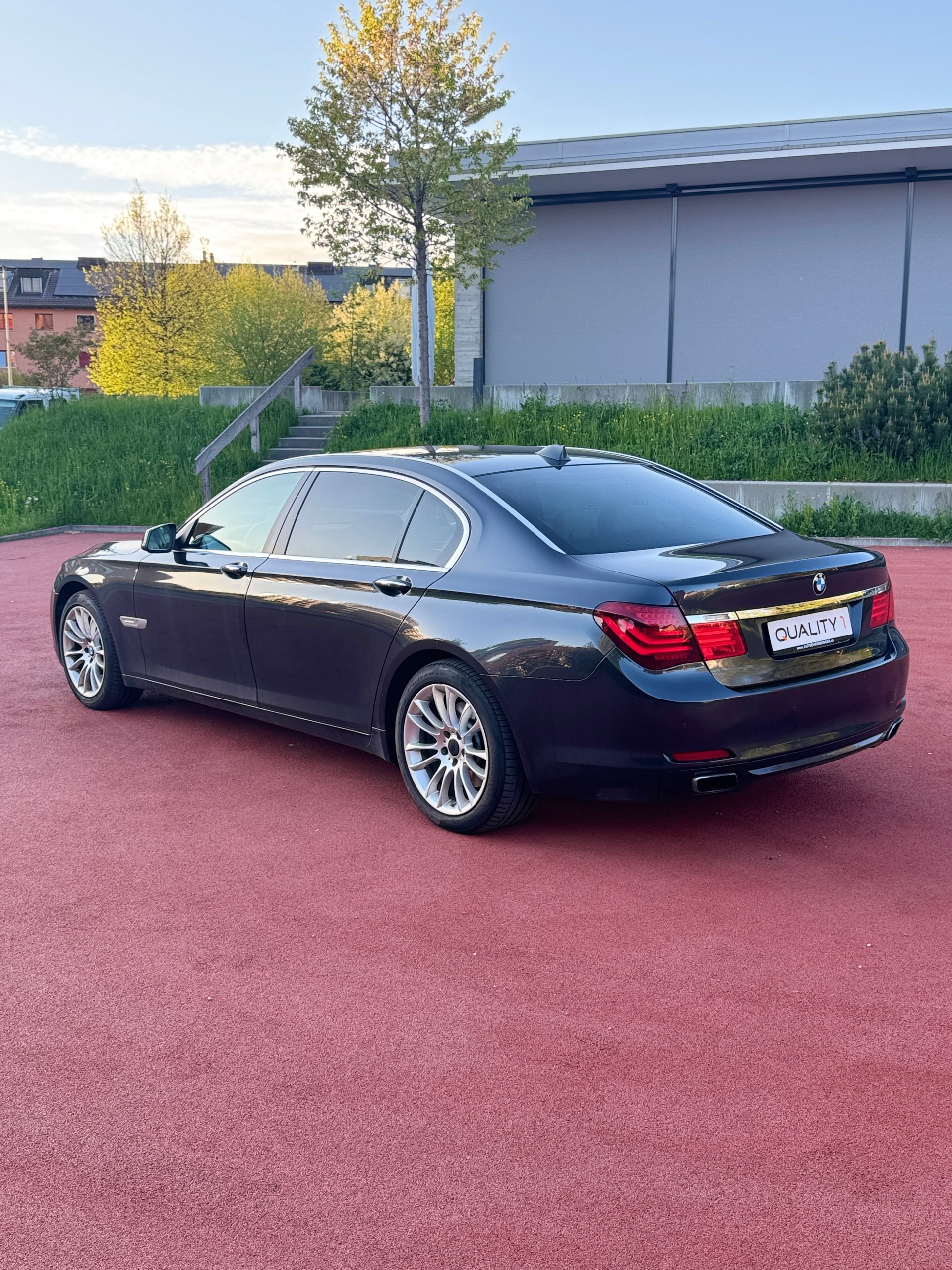 BMW 740i L-image-6