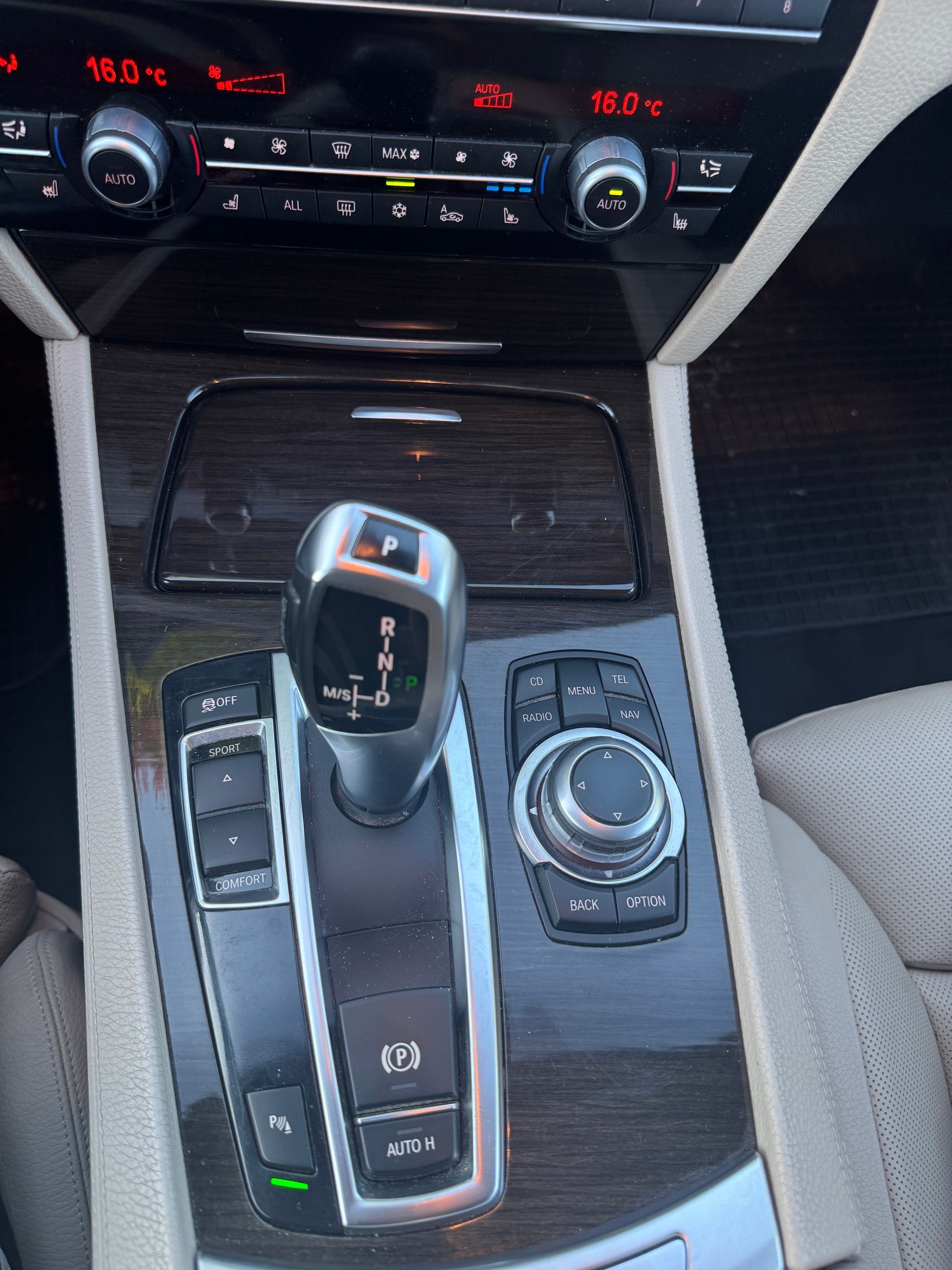 BMW 740i L-image-15