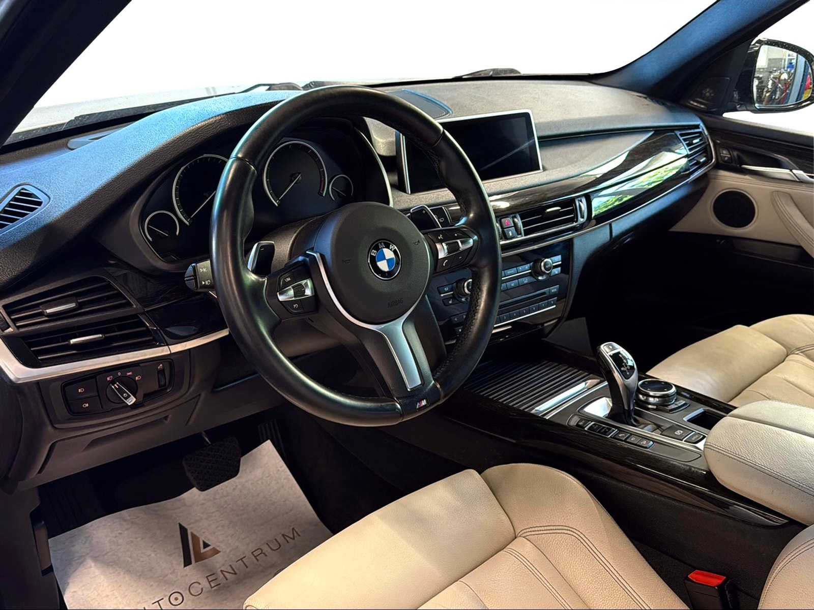BMW X5 xDrive 30d Steptronic-showroom-element-1