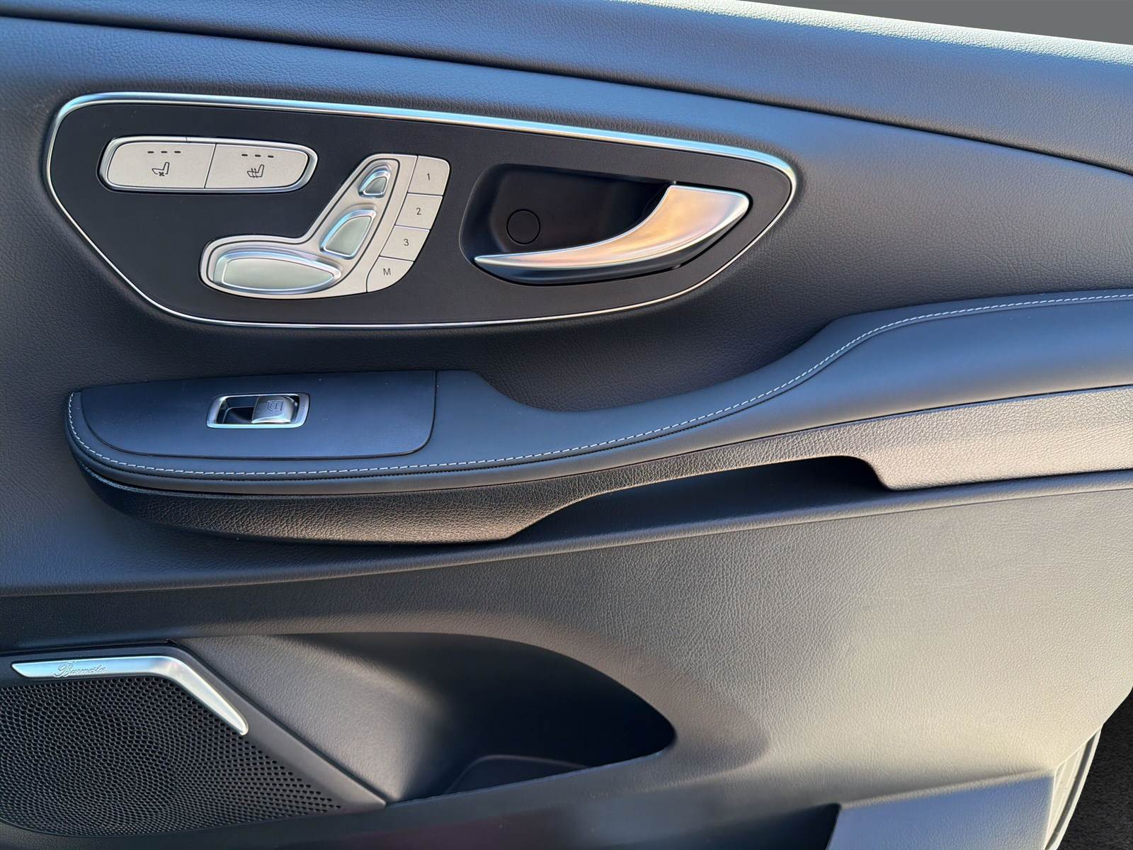 MERCEDES-BENZ V 300 d lang 4Matic Swiss Edition 9G-Tronic-image-16