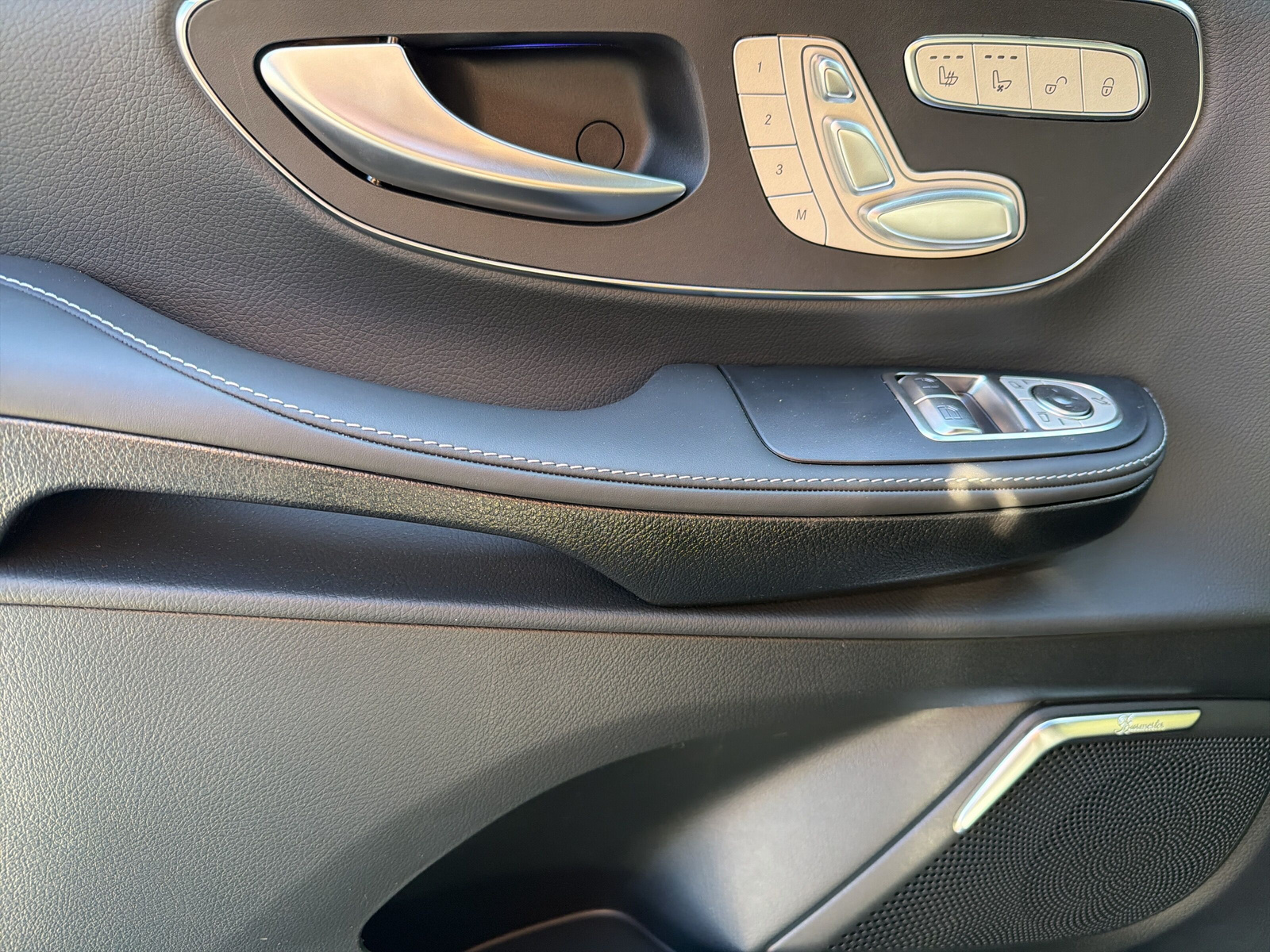MERCEDES-BENZ V 300 d lang 4Matic Swiss Edition 9G-Tronic-image-11