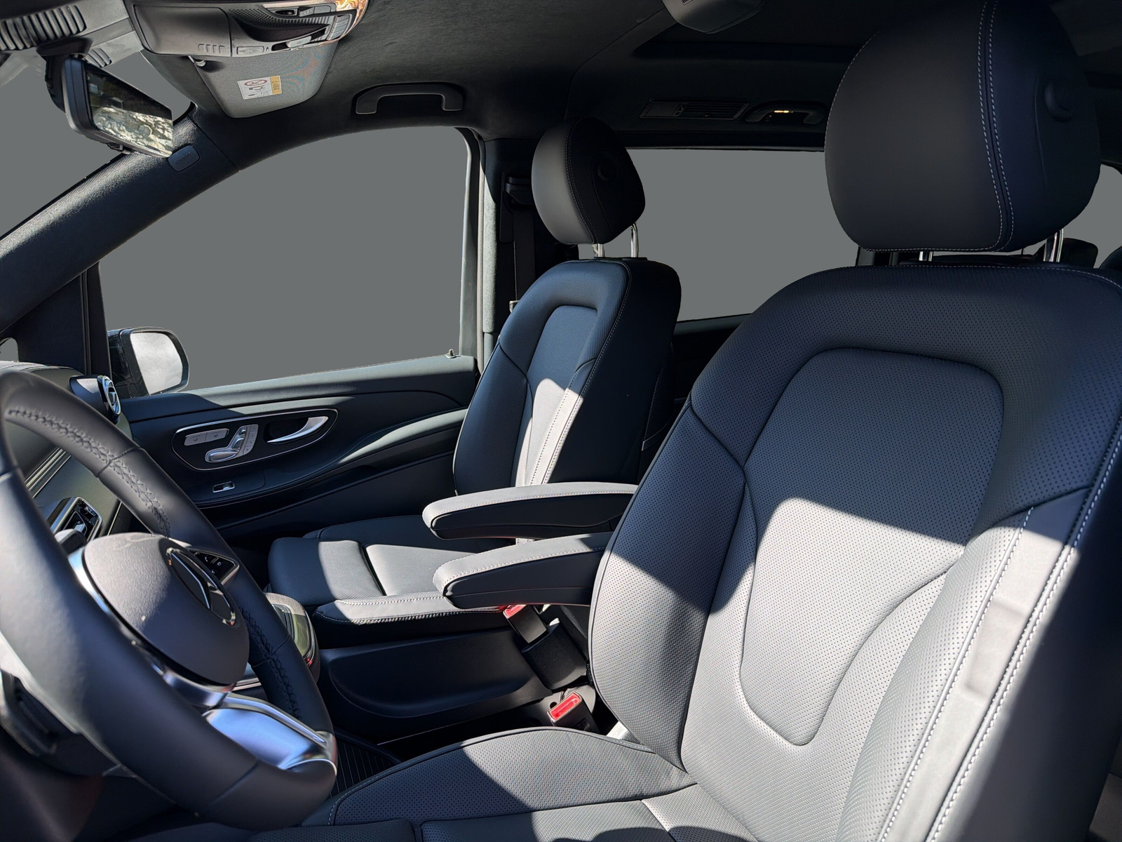 MERCEDES-BENZ V 300 d lang 4Matic Swiss Edition 9G-Tronic-image-8