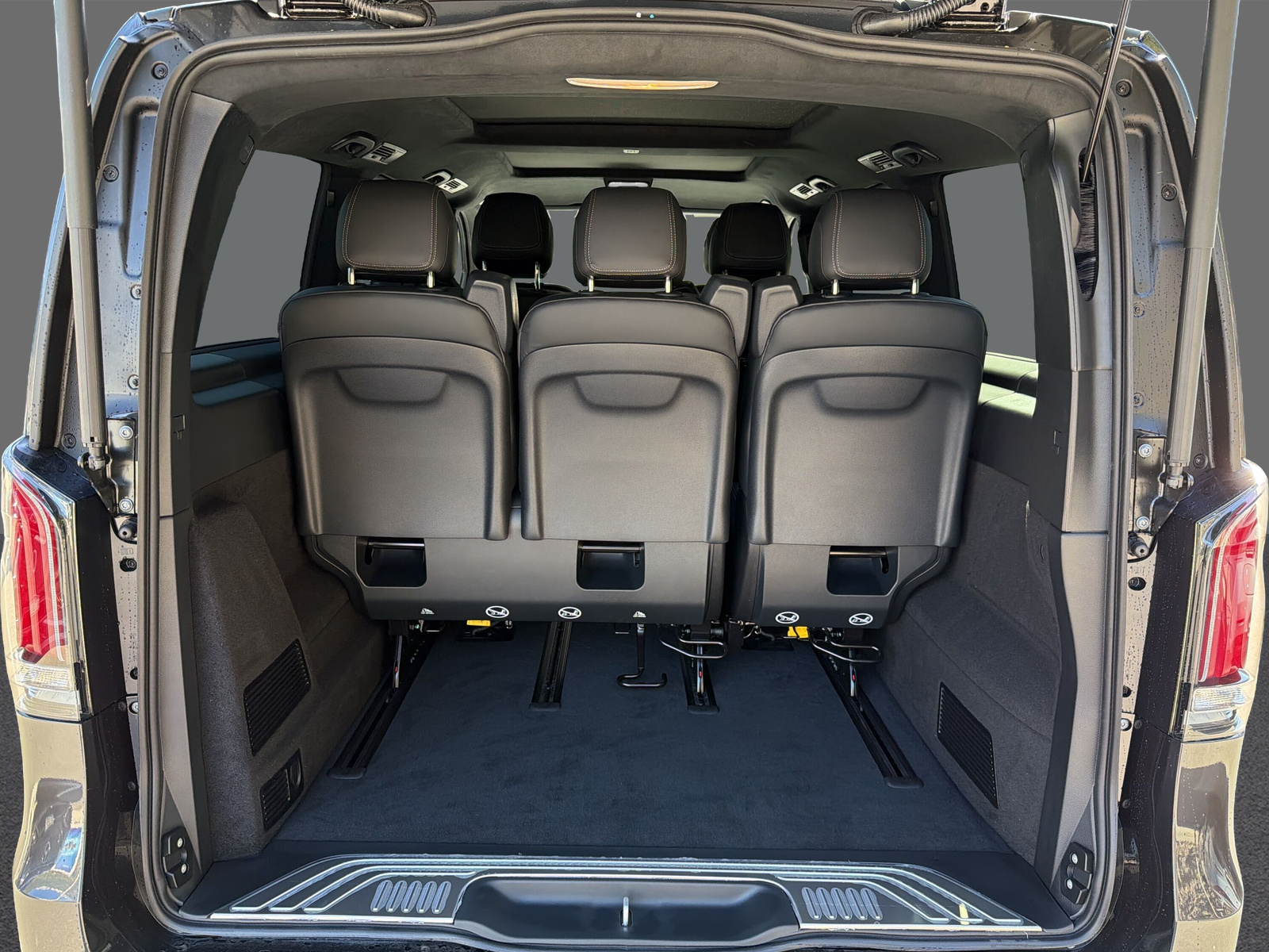 MERCEDES-BENZ V 300 d lang 4Matic Swiss Edition 9G-Tronic-image-19